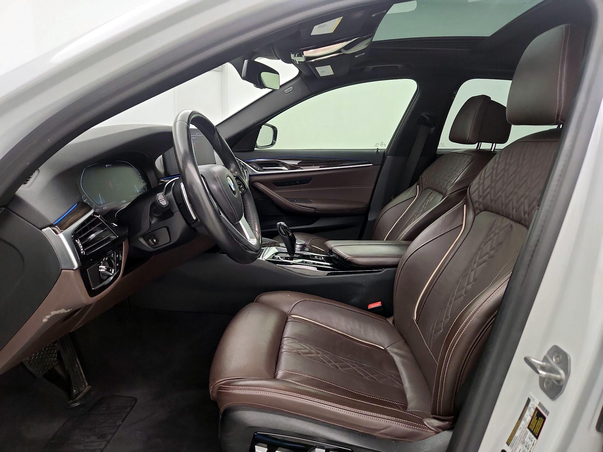 Thumbnail: 2021 BMW 5 Series - 11