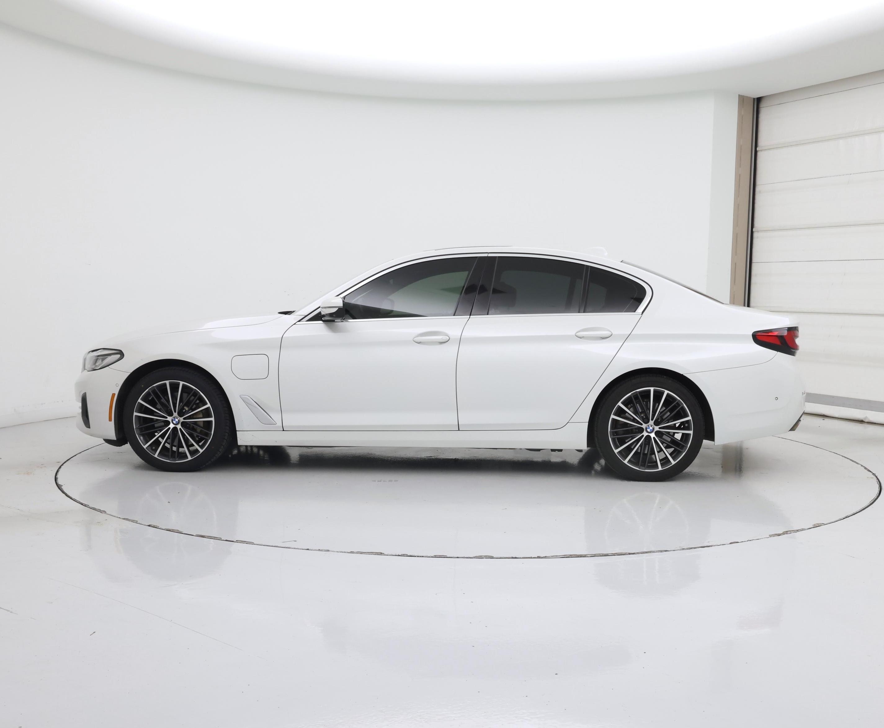 Thumbnail: 2021 BMW 5 Series - 3