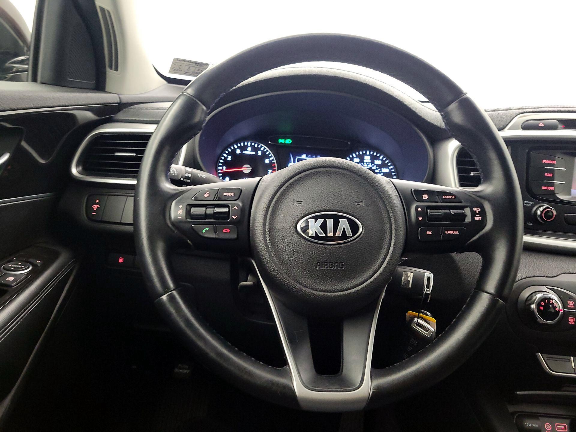 Thumbnail: 2016 Kia Sorento - 10