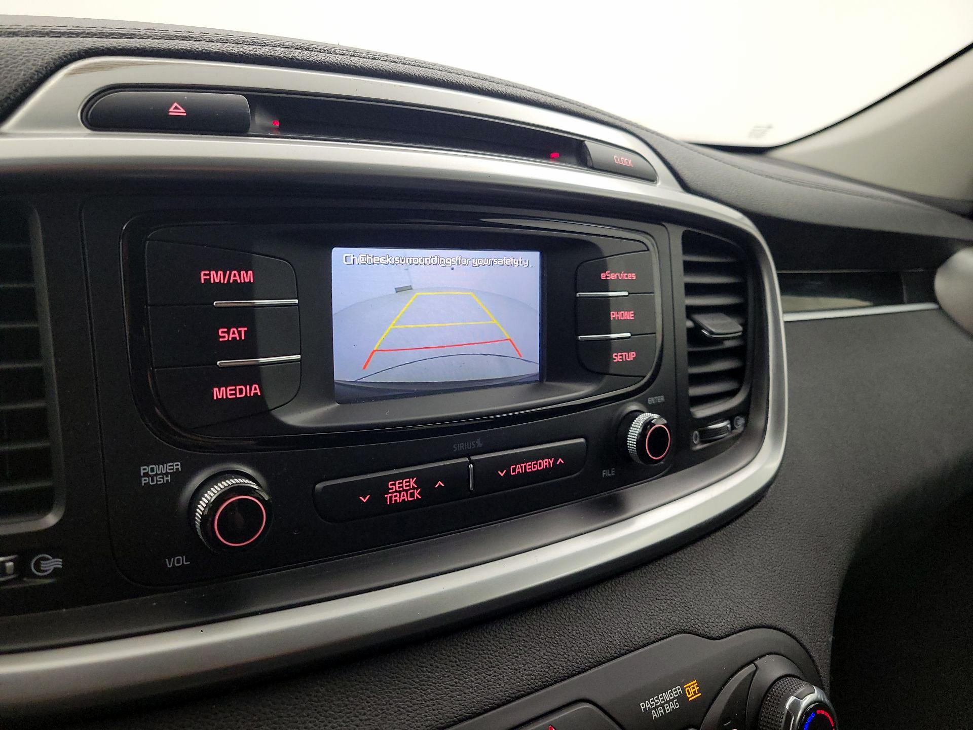 Thumbnail: 2016 Kia Sorento - 14