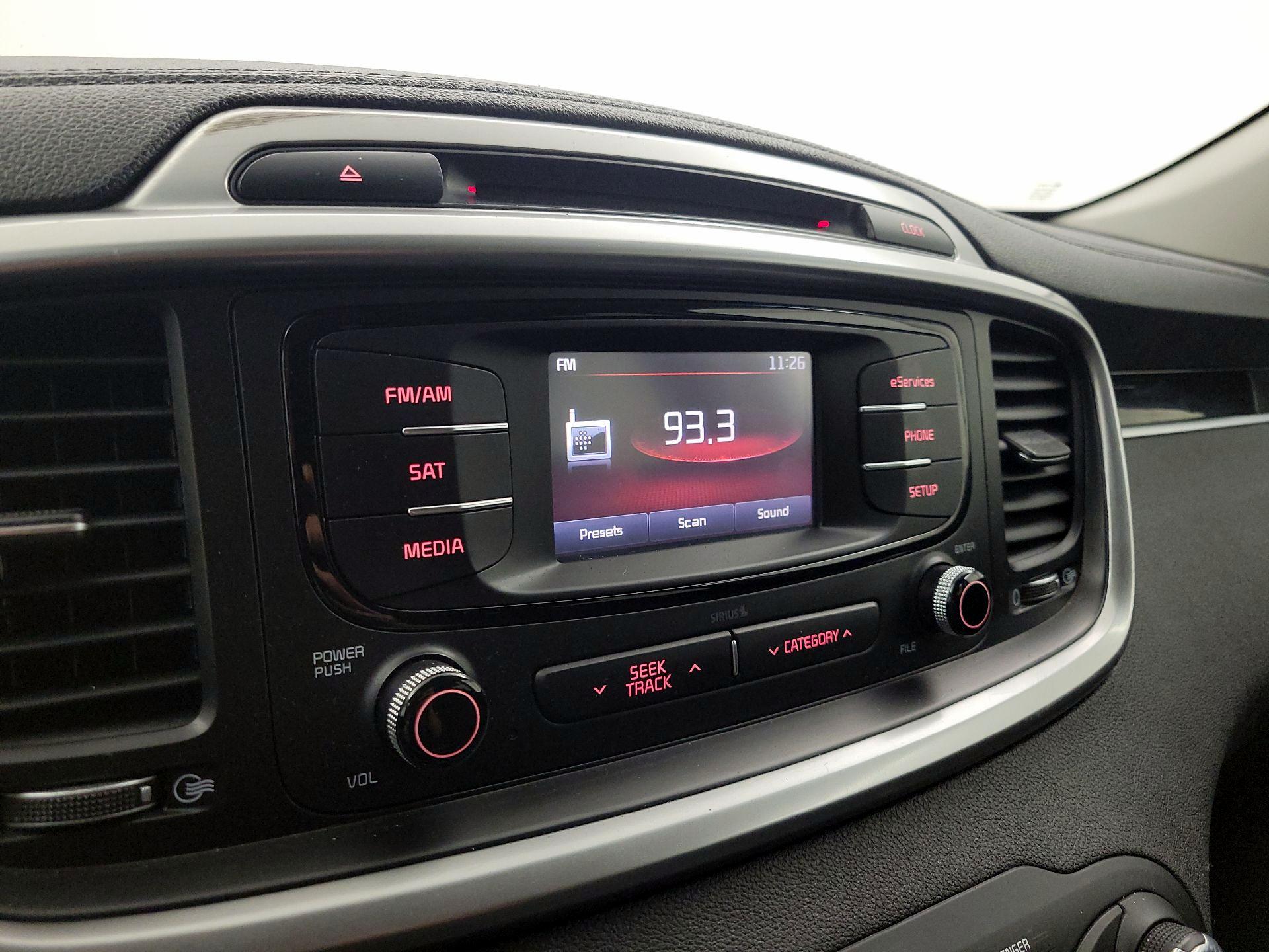 Thumbnail: 2016 Kia Sorento - 15