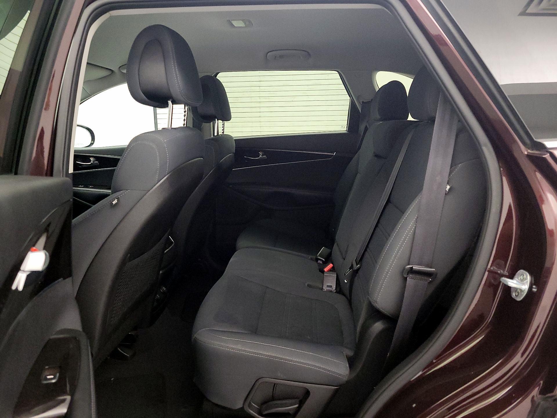 Thumbnail: 2016 Kia Sorento - 19