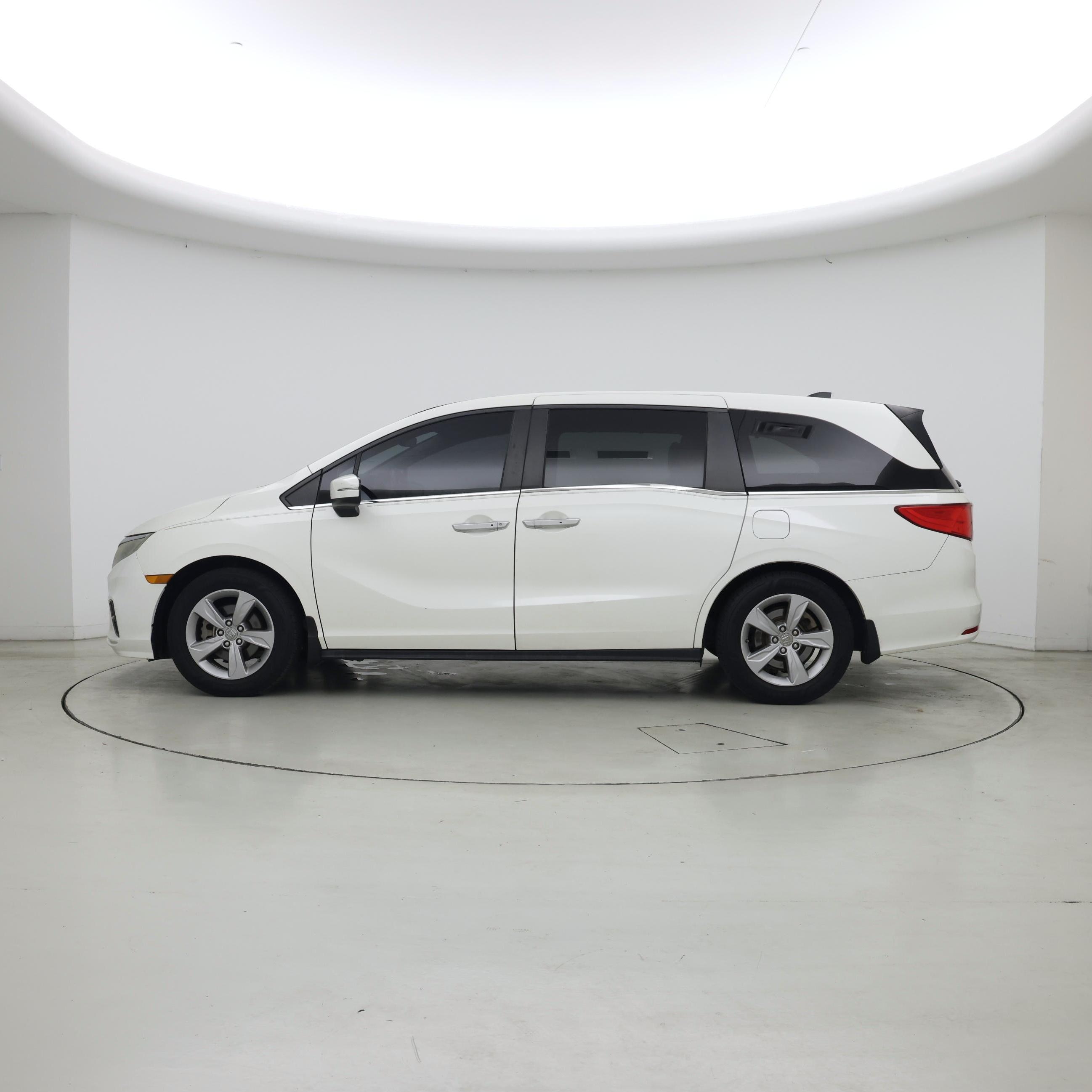 Thumbnail: 2019 Honda Odyssey - 3