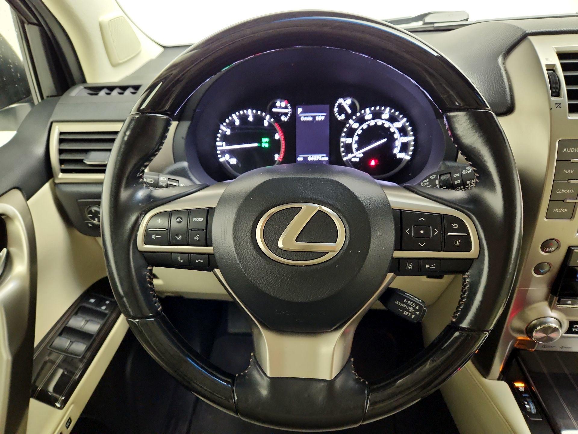 Thumbnail: 2020 Lexus GX - 10