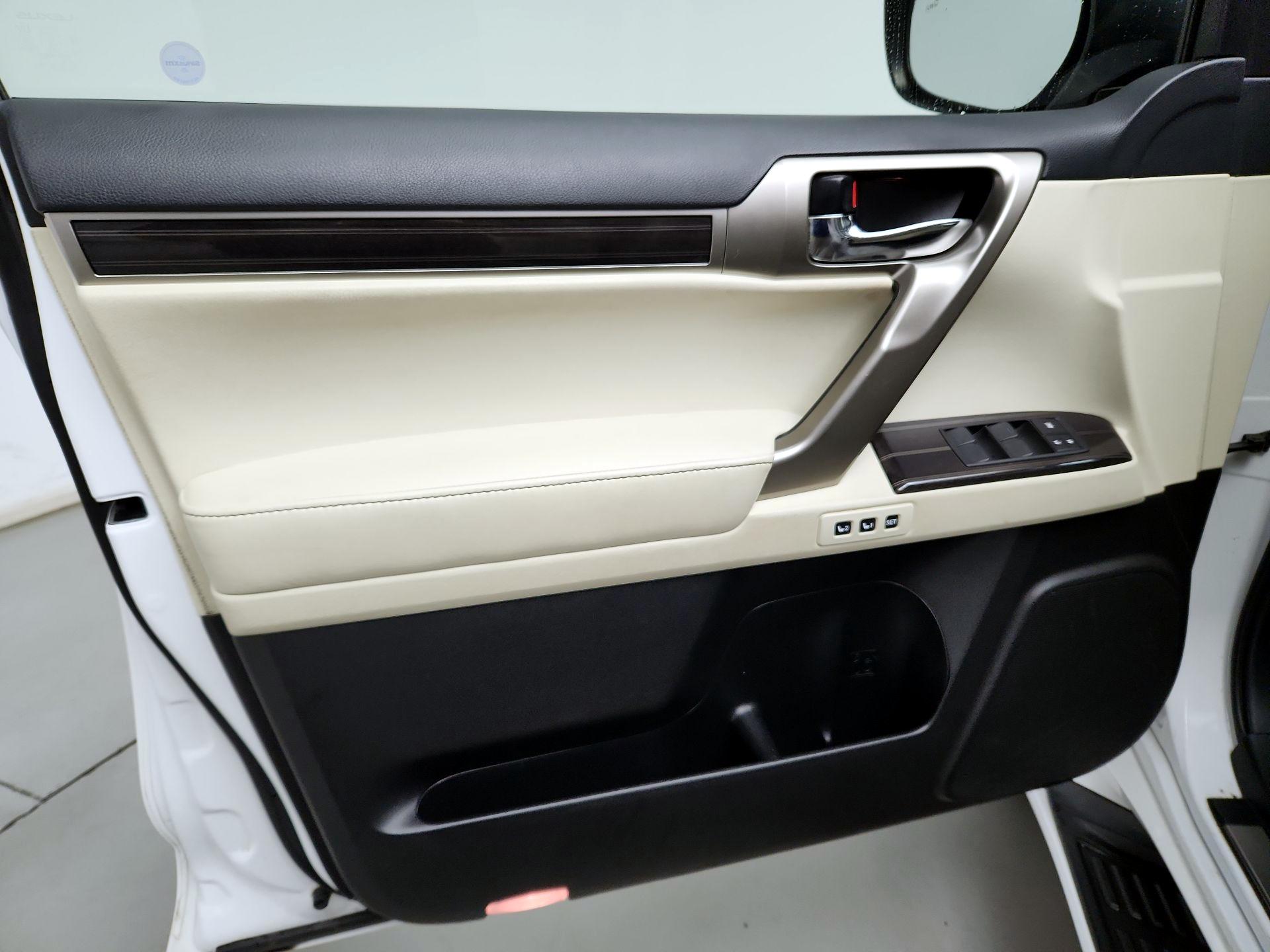 Thumbnail: 2020 Lexus GX - 12