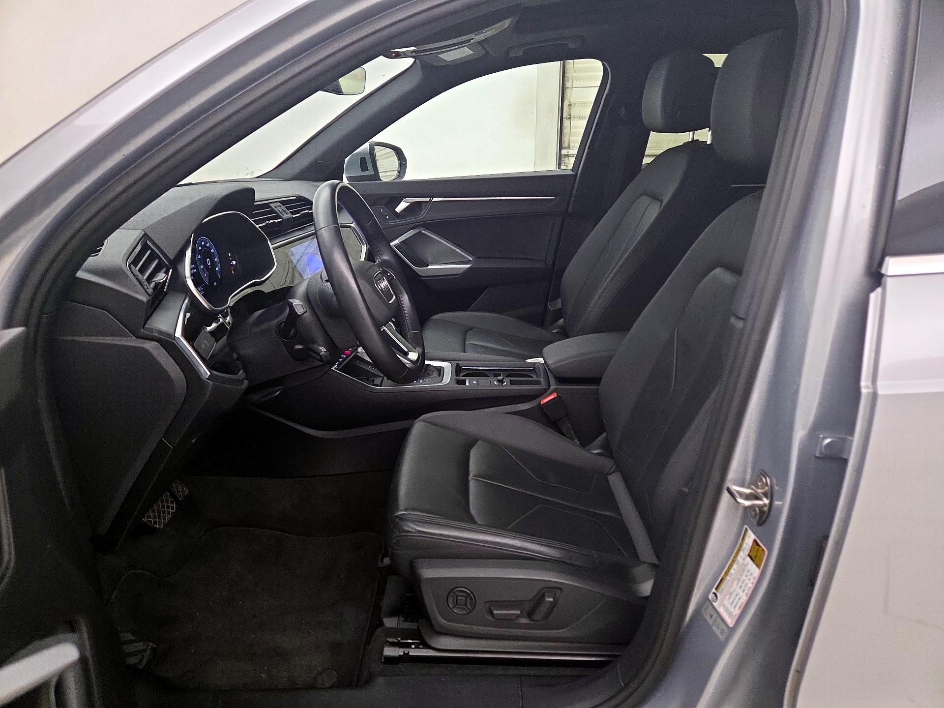 Thumbnail: 2020 Audi Q3 - 11