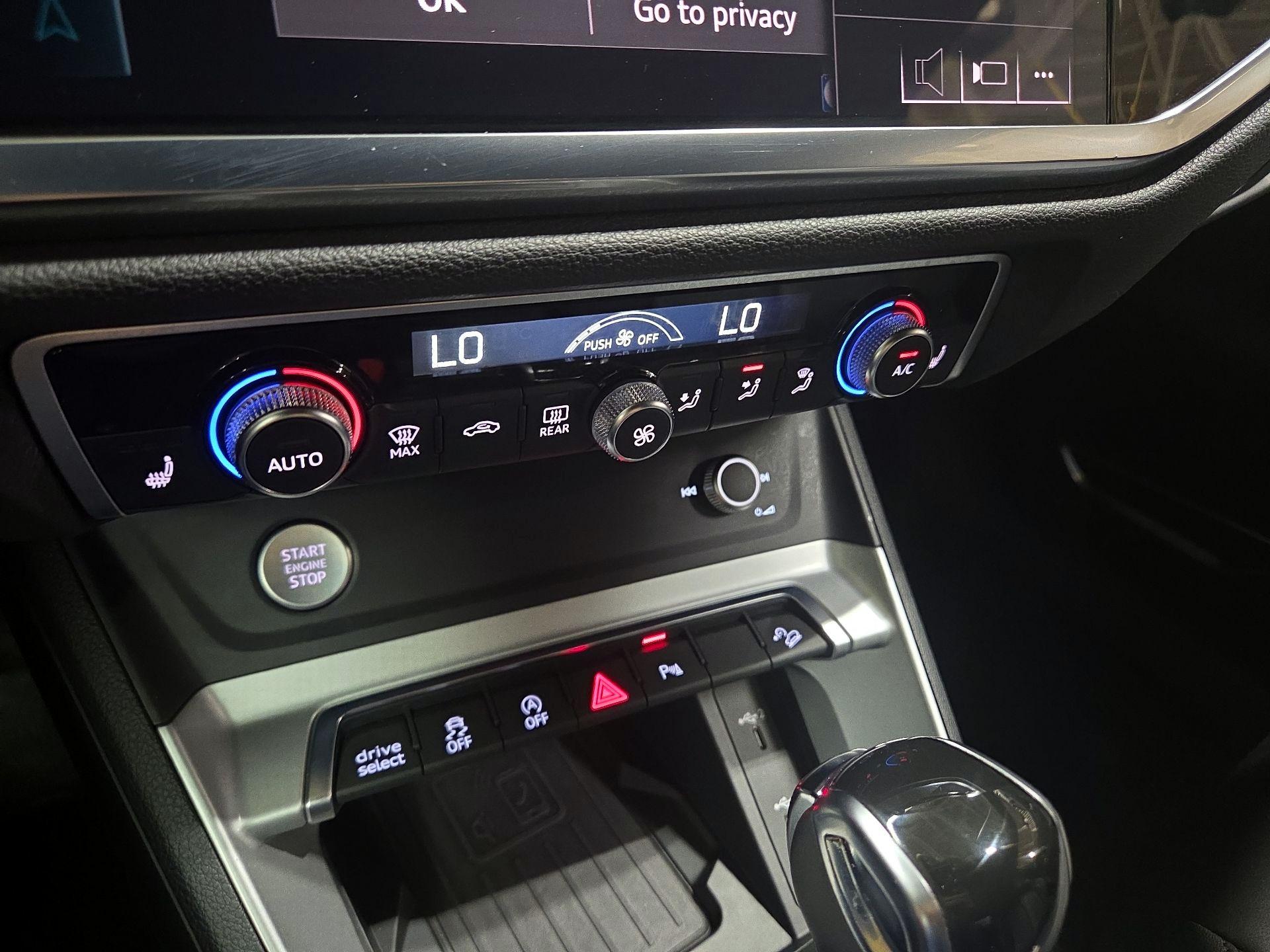Thumbnail: 2020 Audi Q3 - 16