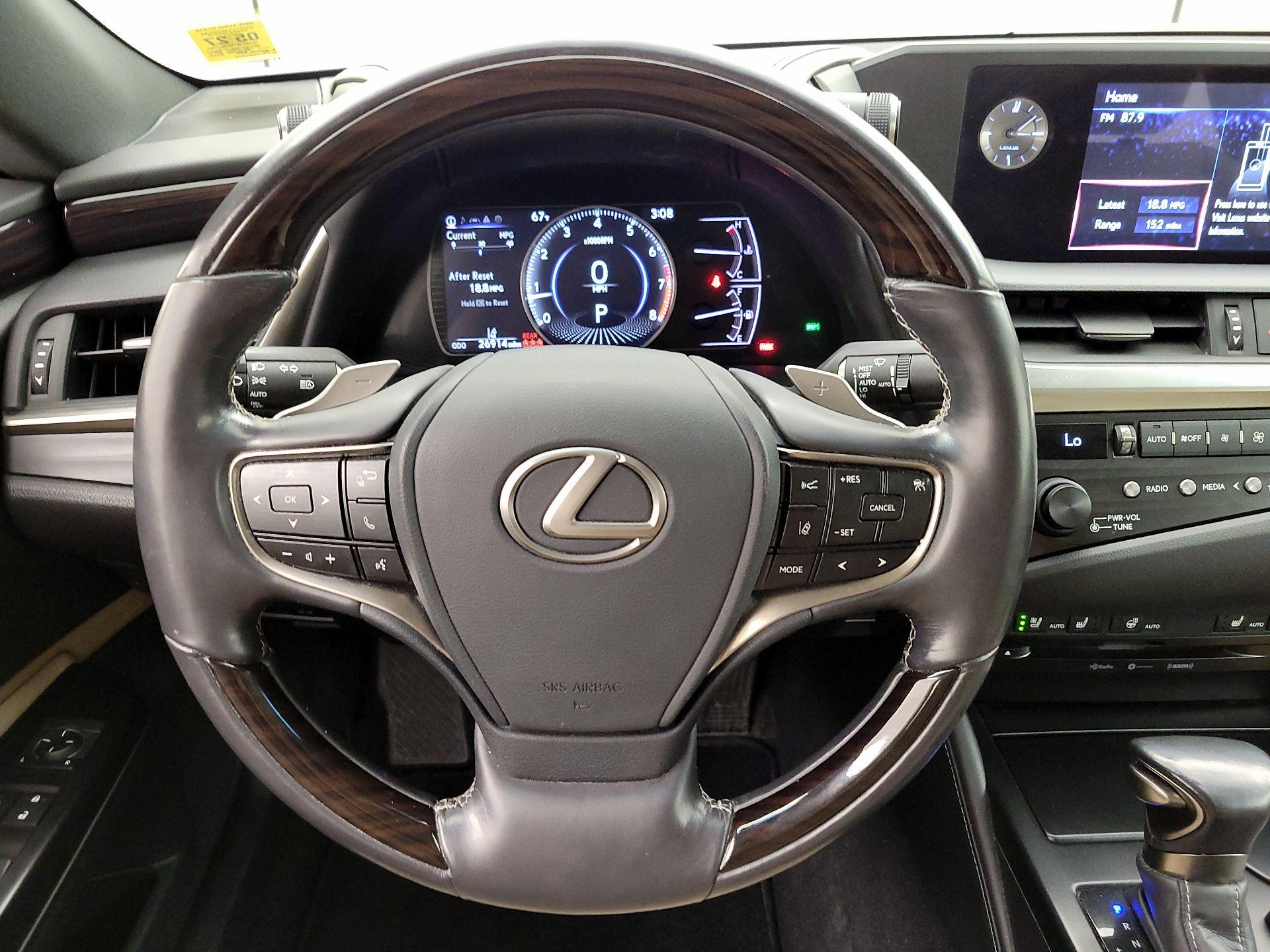 Thumbnail: 2019 Lexus ES - 10