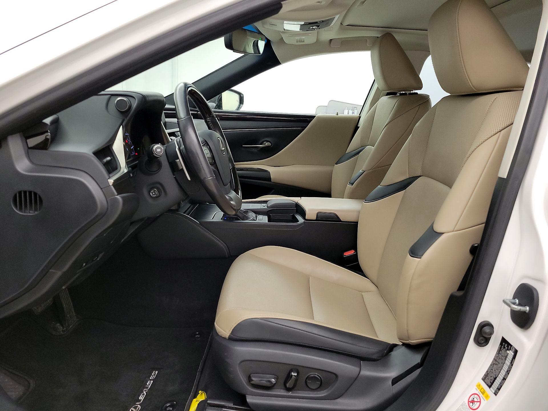 Thumbnail: 2019 Lexus ES - 11