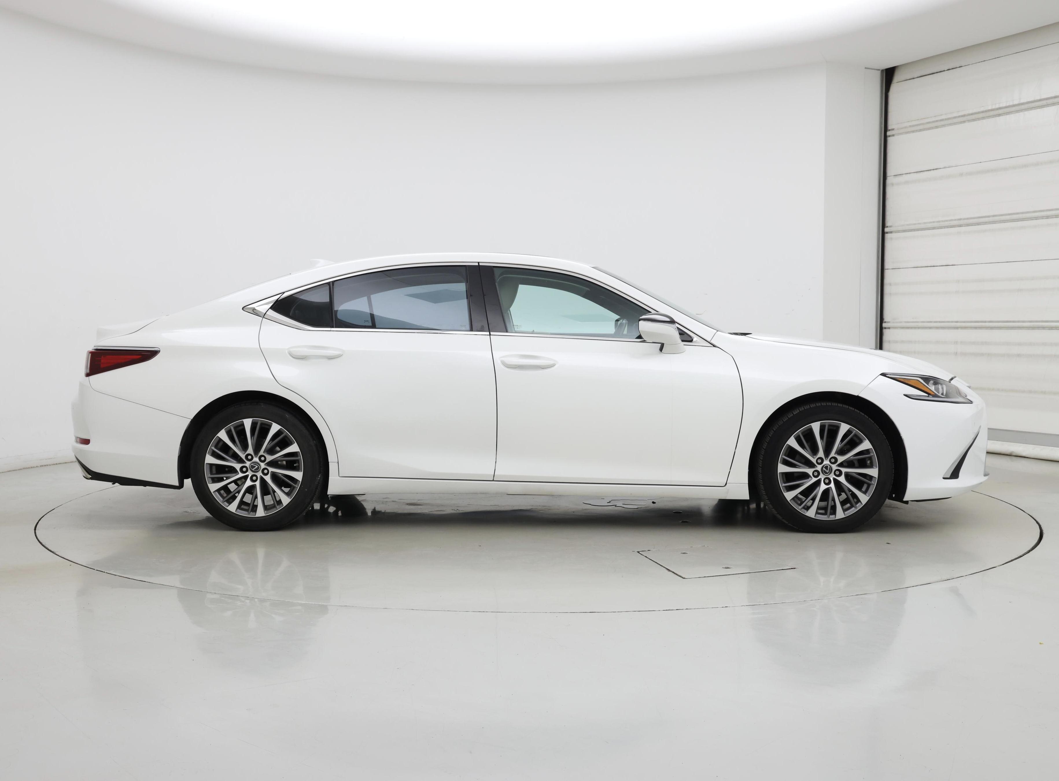 Thumbnail: 2019 Lexus ES - 7