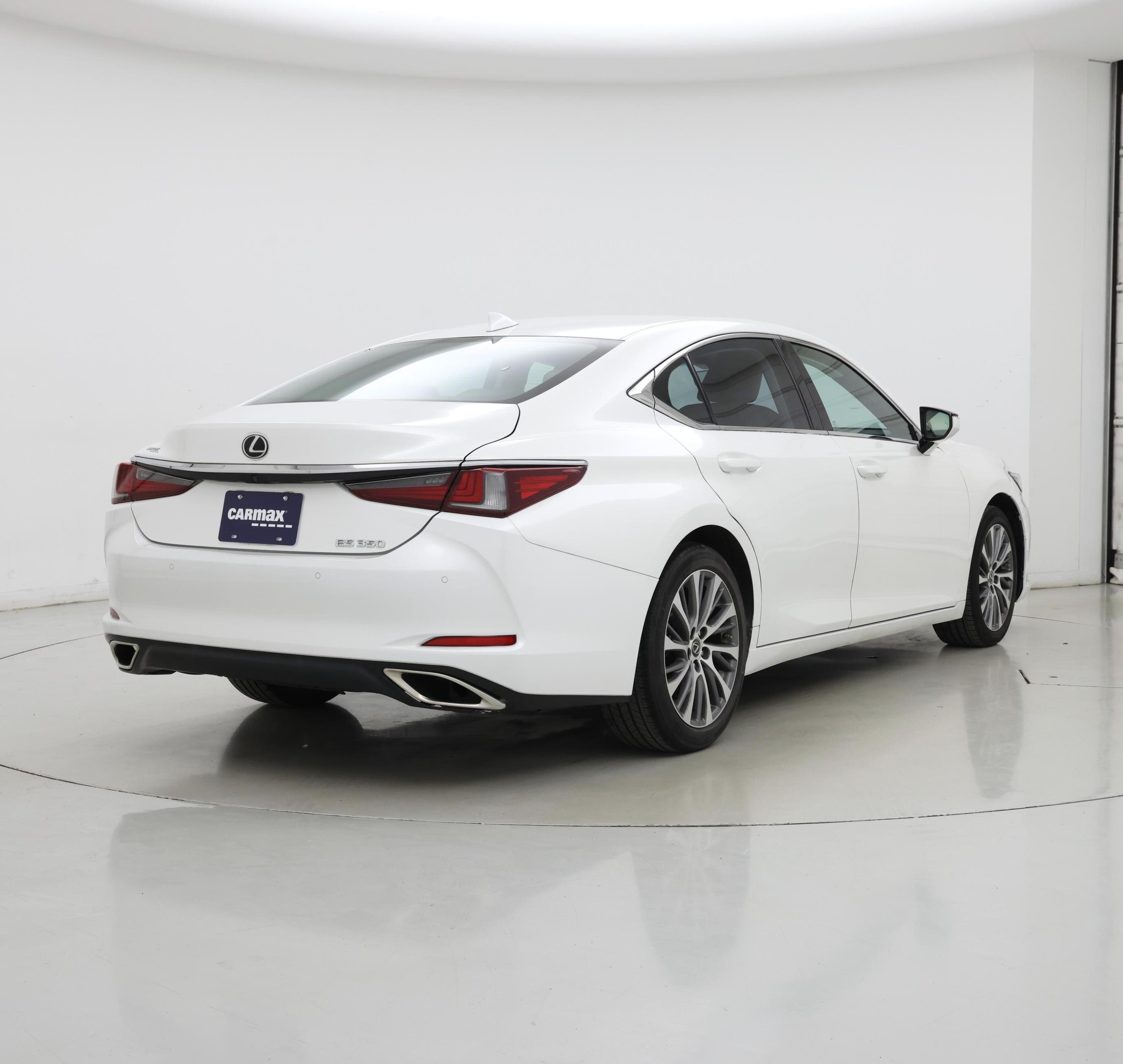 Thumbnail: 2019 Lexus ES - 8