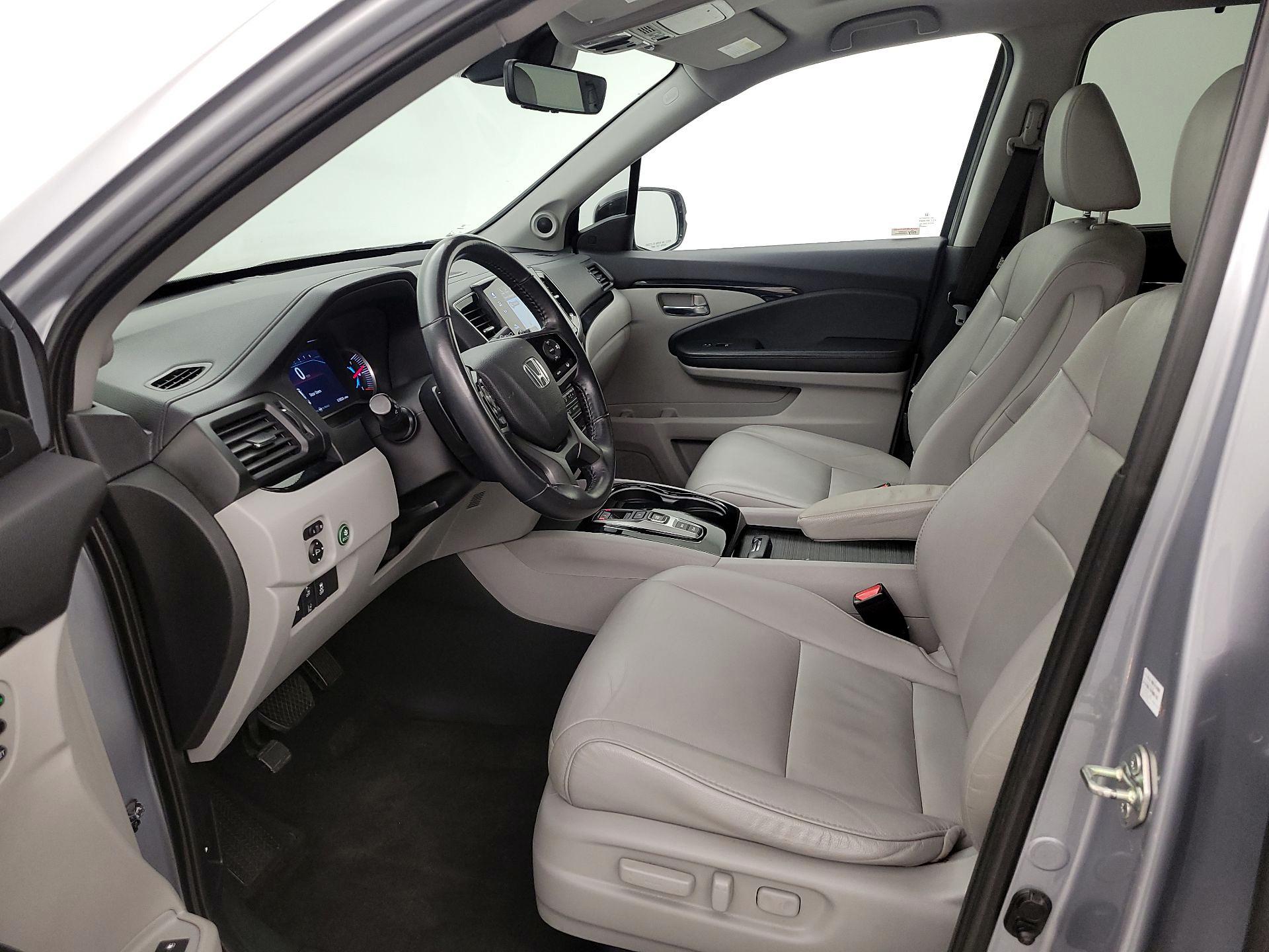 Thumbnail: 2019 Honda Pilot - 11