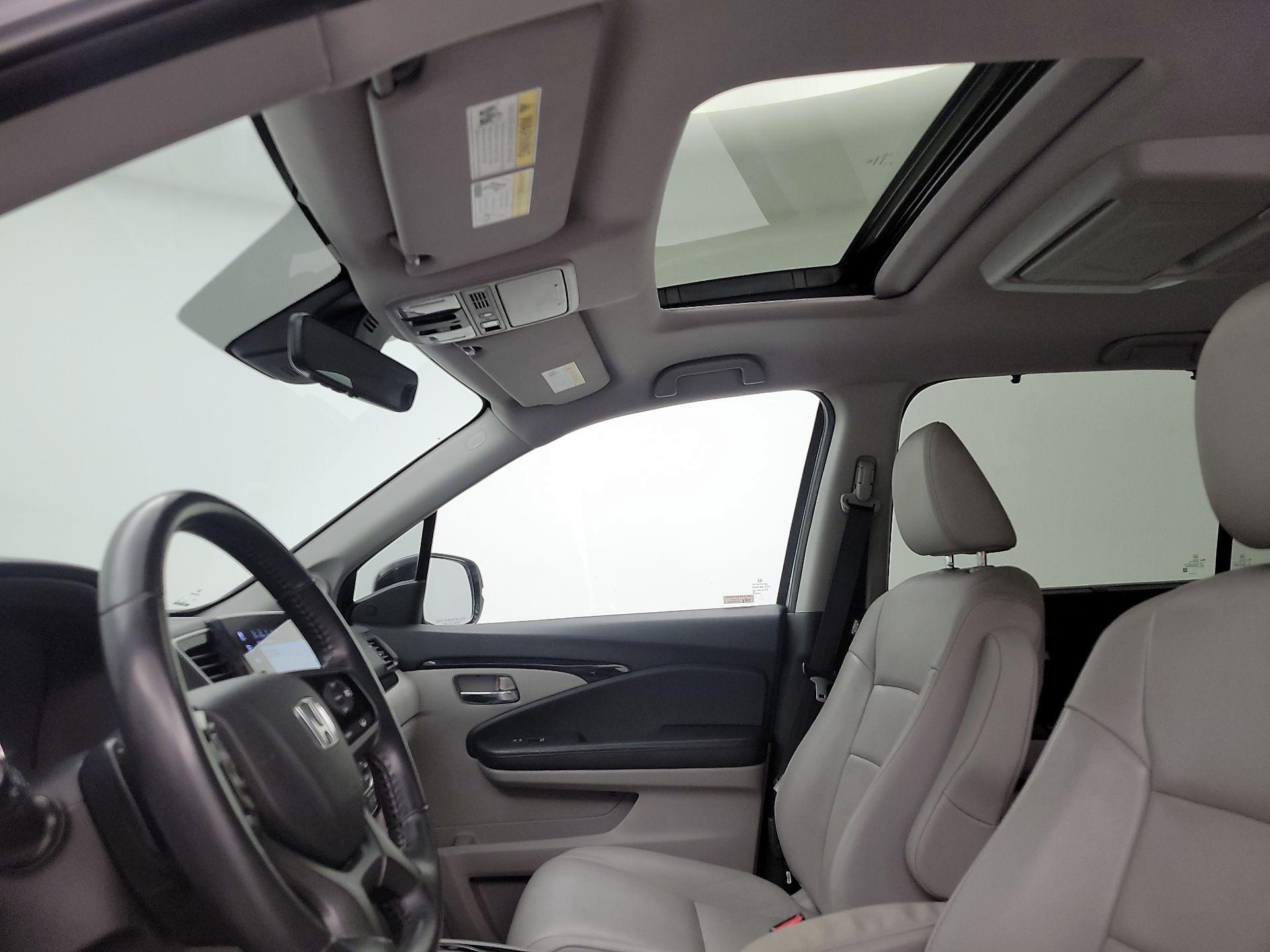 Thumbnail: 2019 Honda Pilot - 20