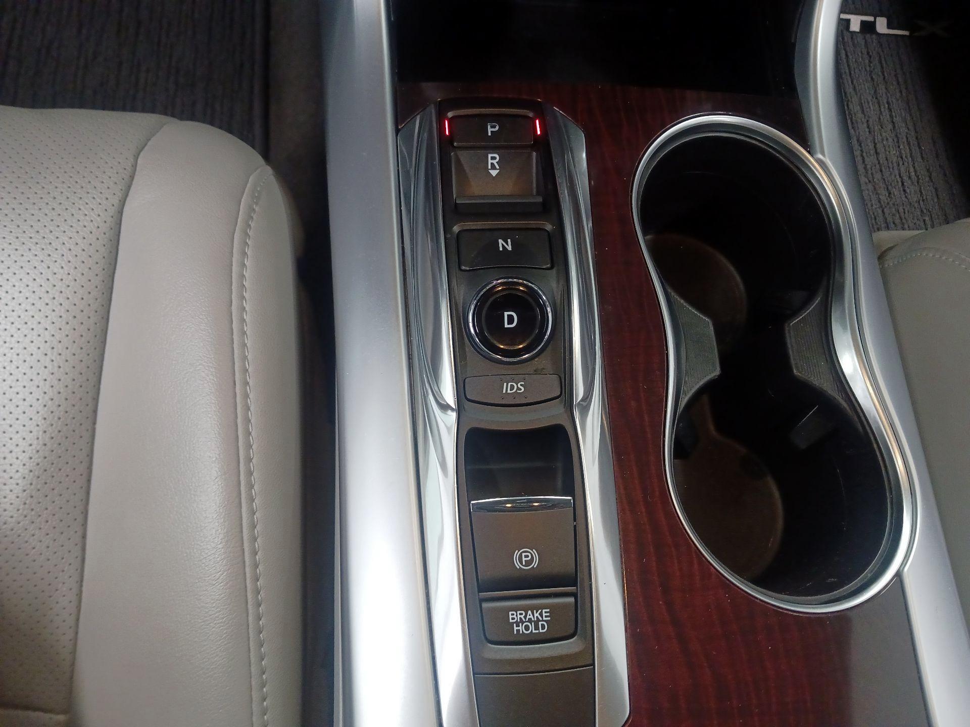 Thumbnail: 2015 Acura TLX - 15