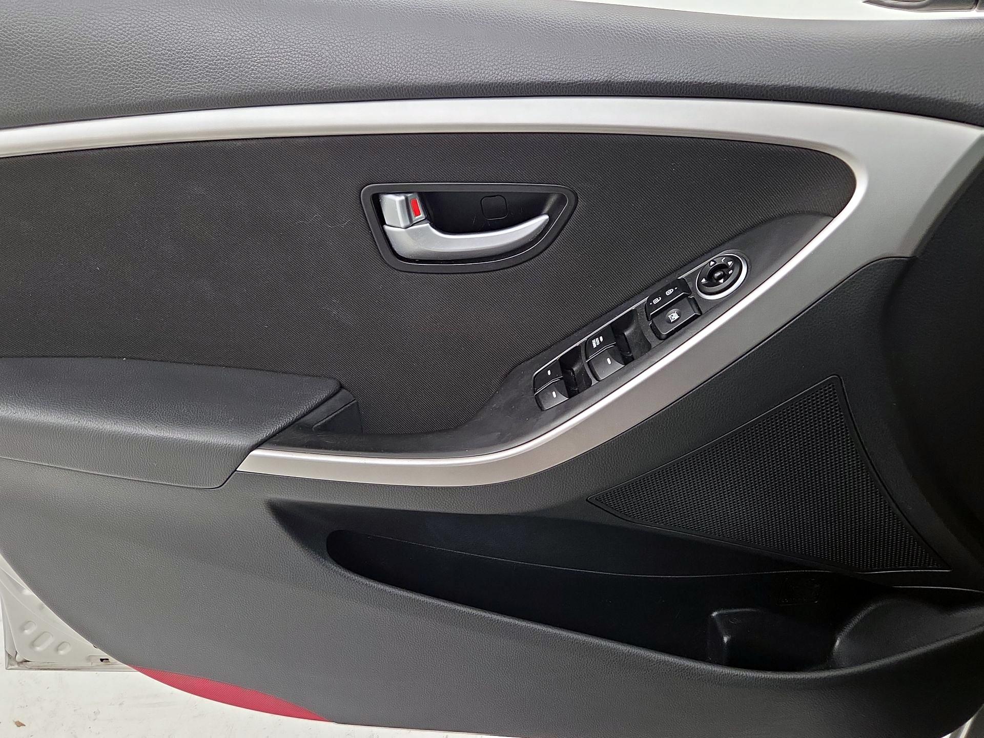 Thumbnail: 2016 Hyundai Elantra - 10