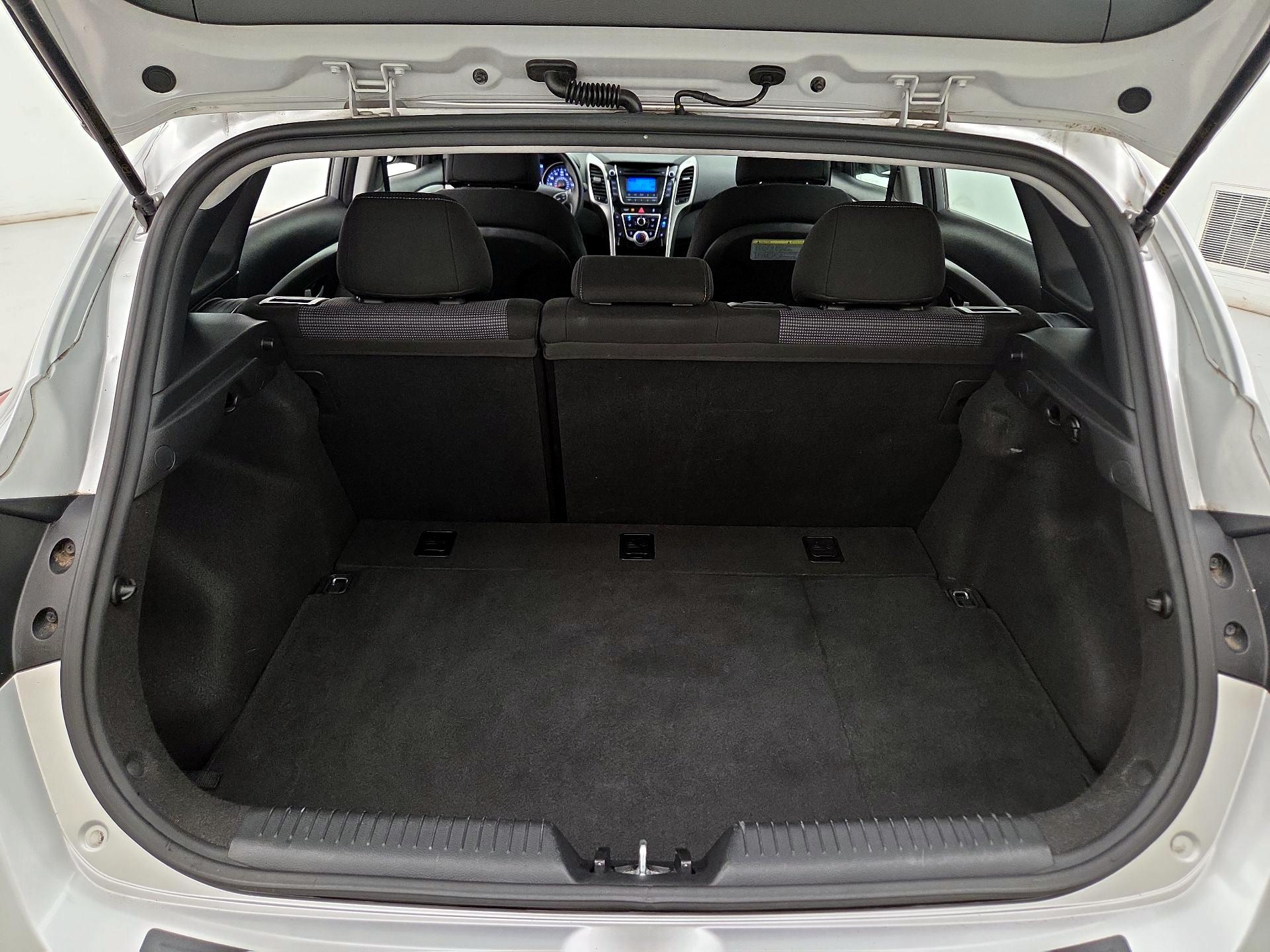 Thumbnail: 2016 Hyundai Elantra - 17