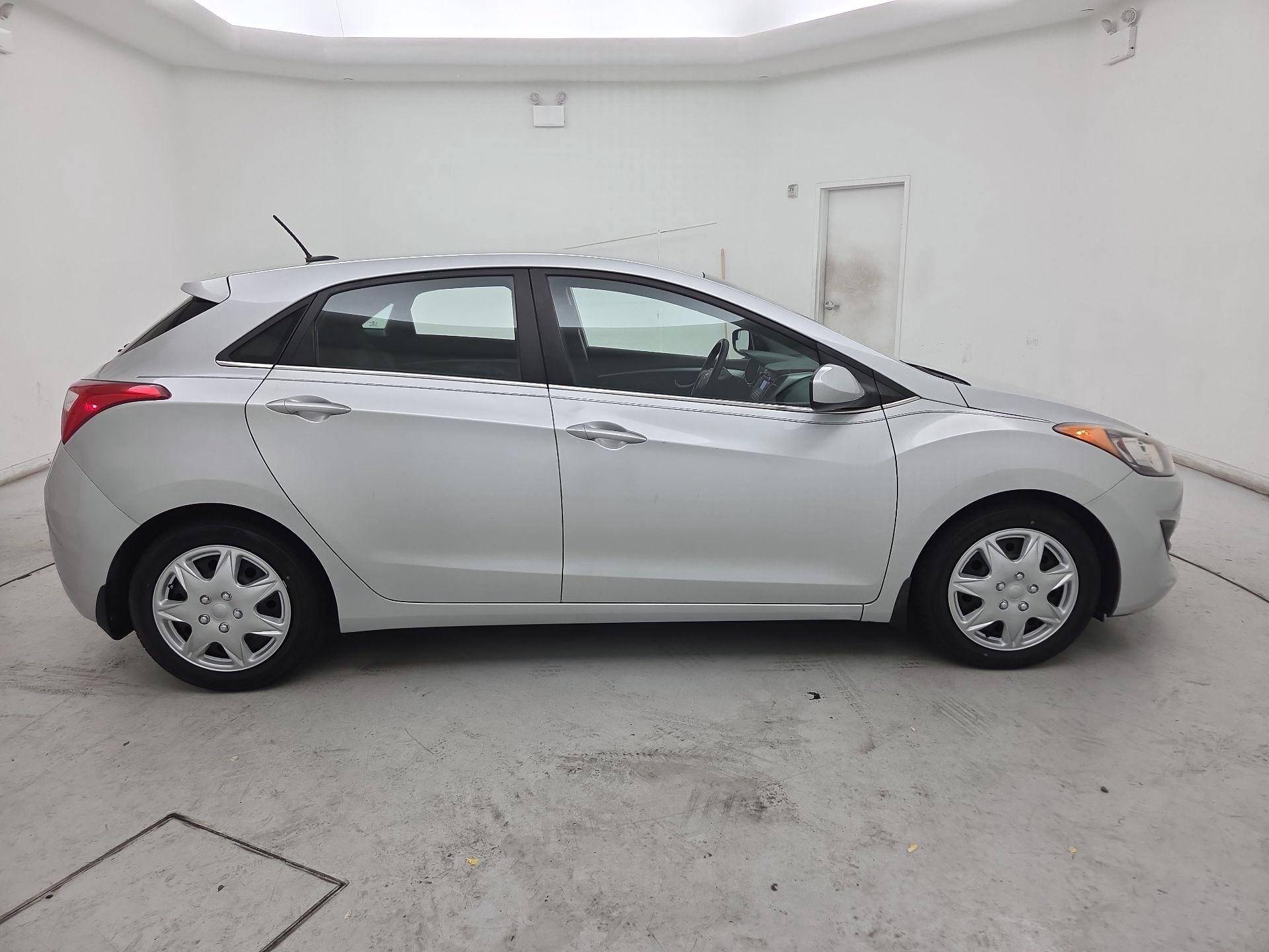 Thumbnail: 2016 Hyundai Elantra - 4
