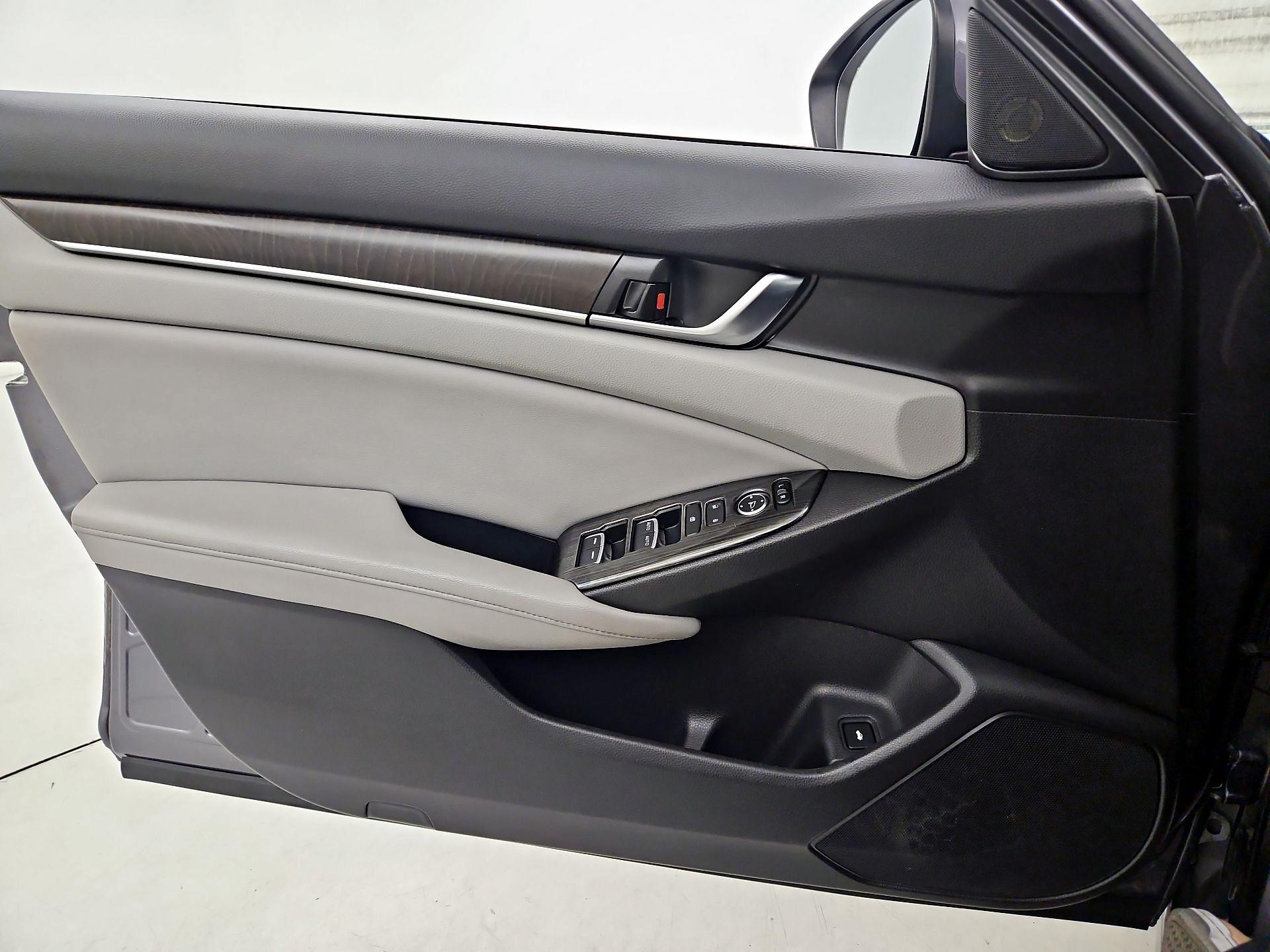Thumbnail: 2018 Honda Accord - 12