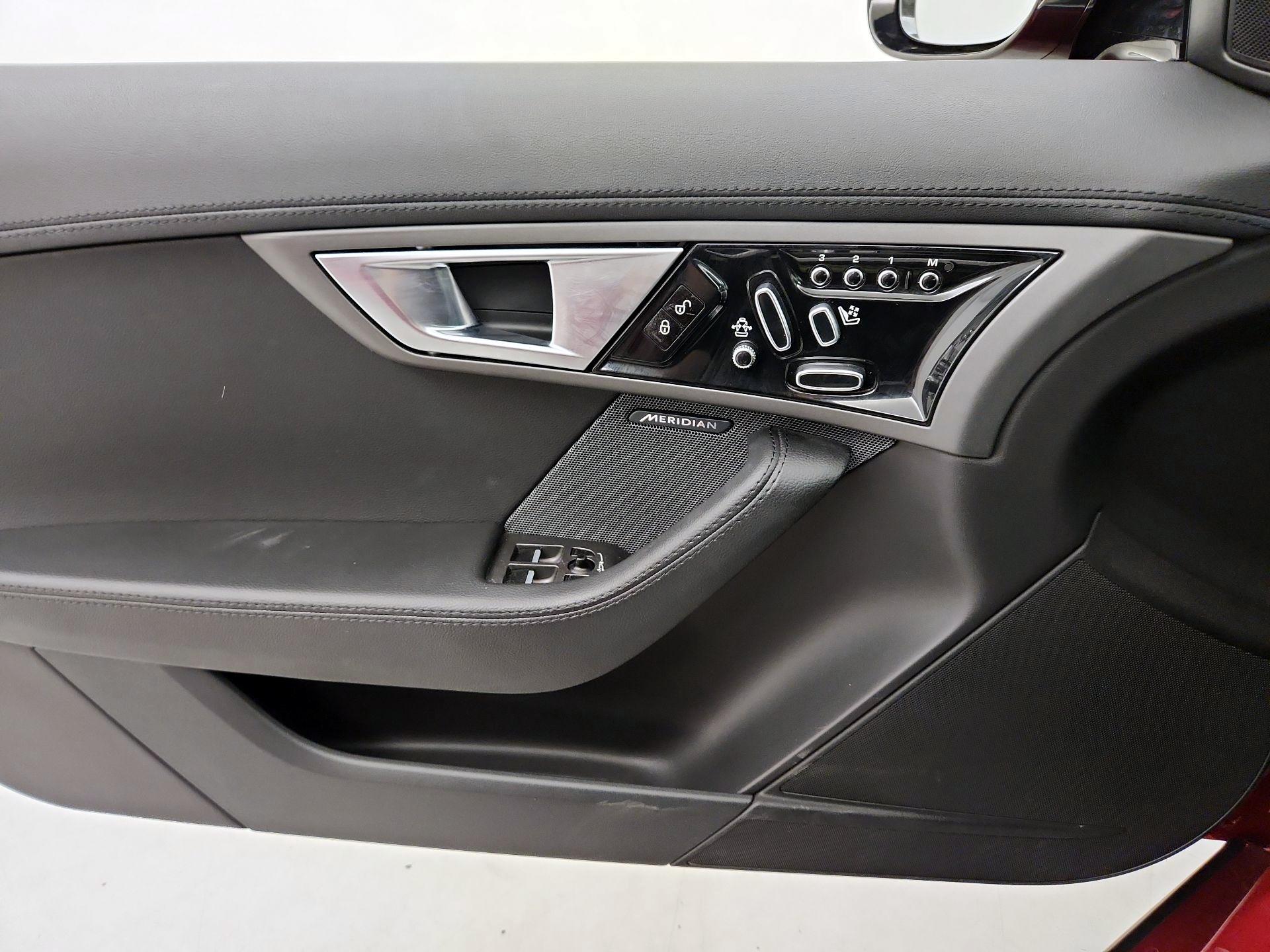 Thumbnail: 2015 Jaguar F-Type - 12