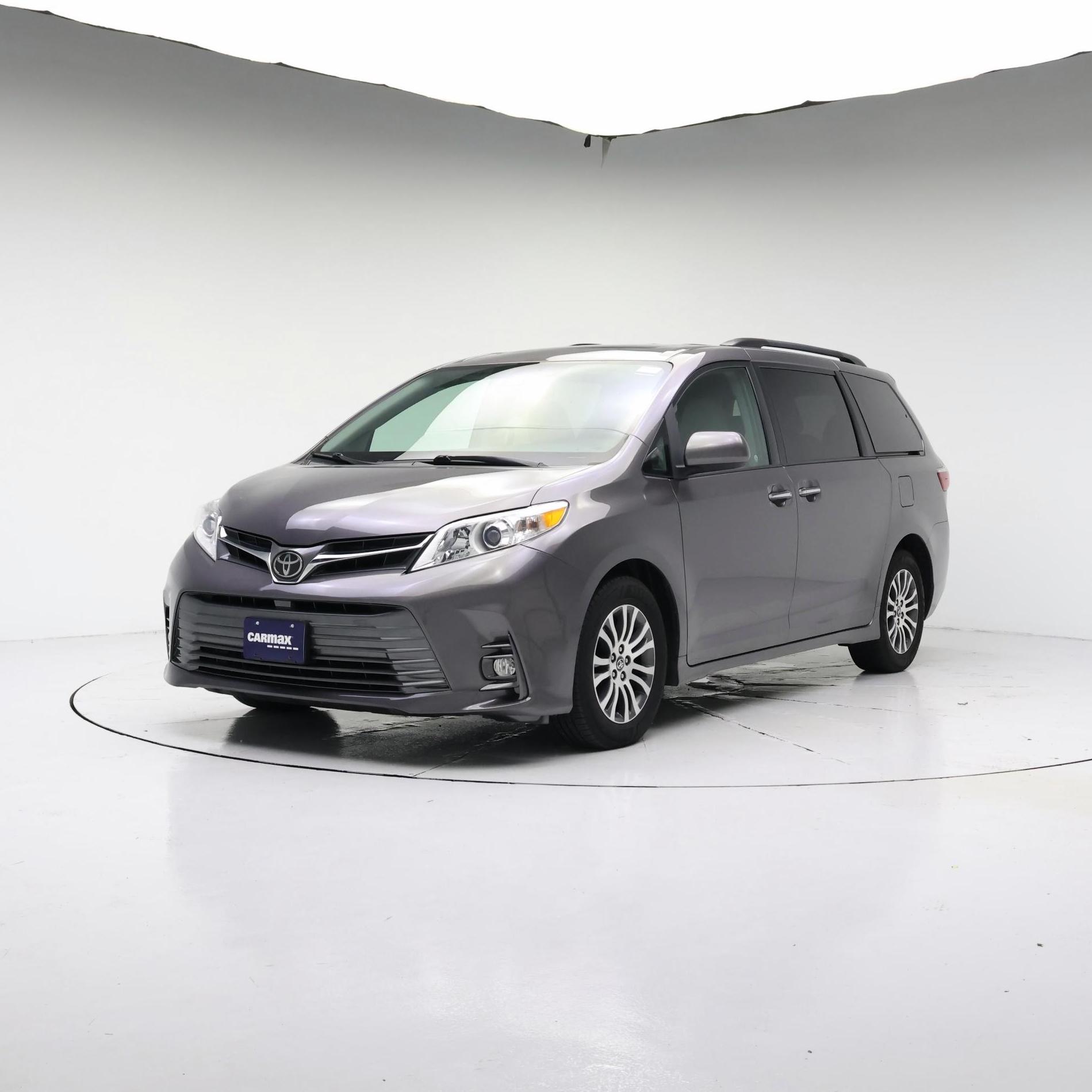 Thumbnail: 2018 Toyota Sienna - 4