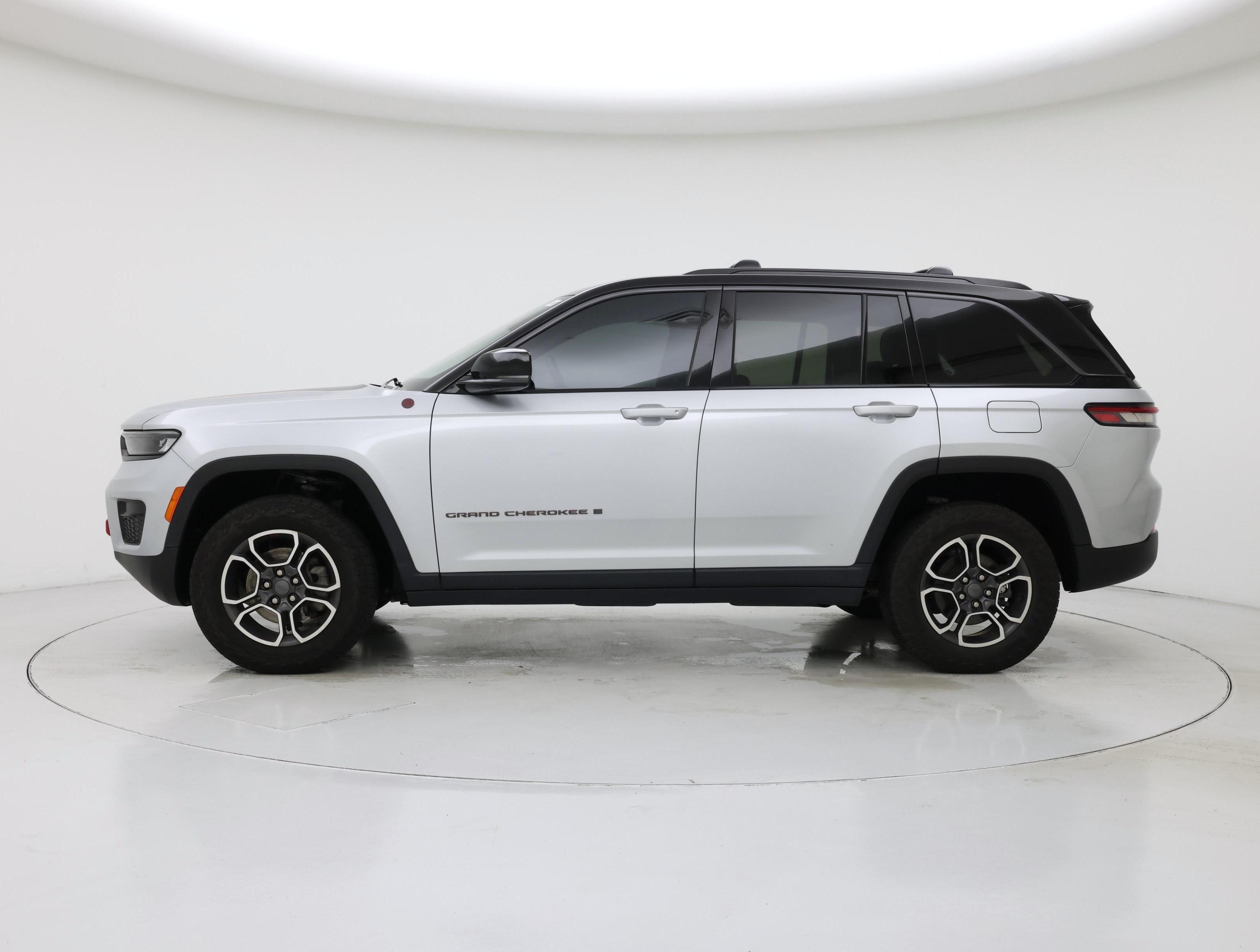 Thumbnail: 2022 Jeep Grand Cherokee - 3