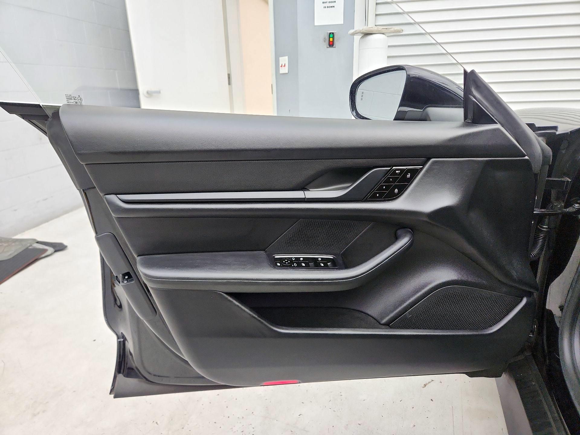 Thumbnail: 2021 Porsche Taycan - 12