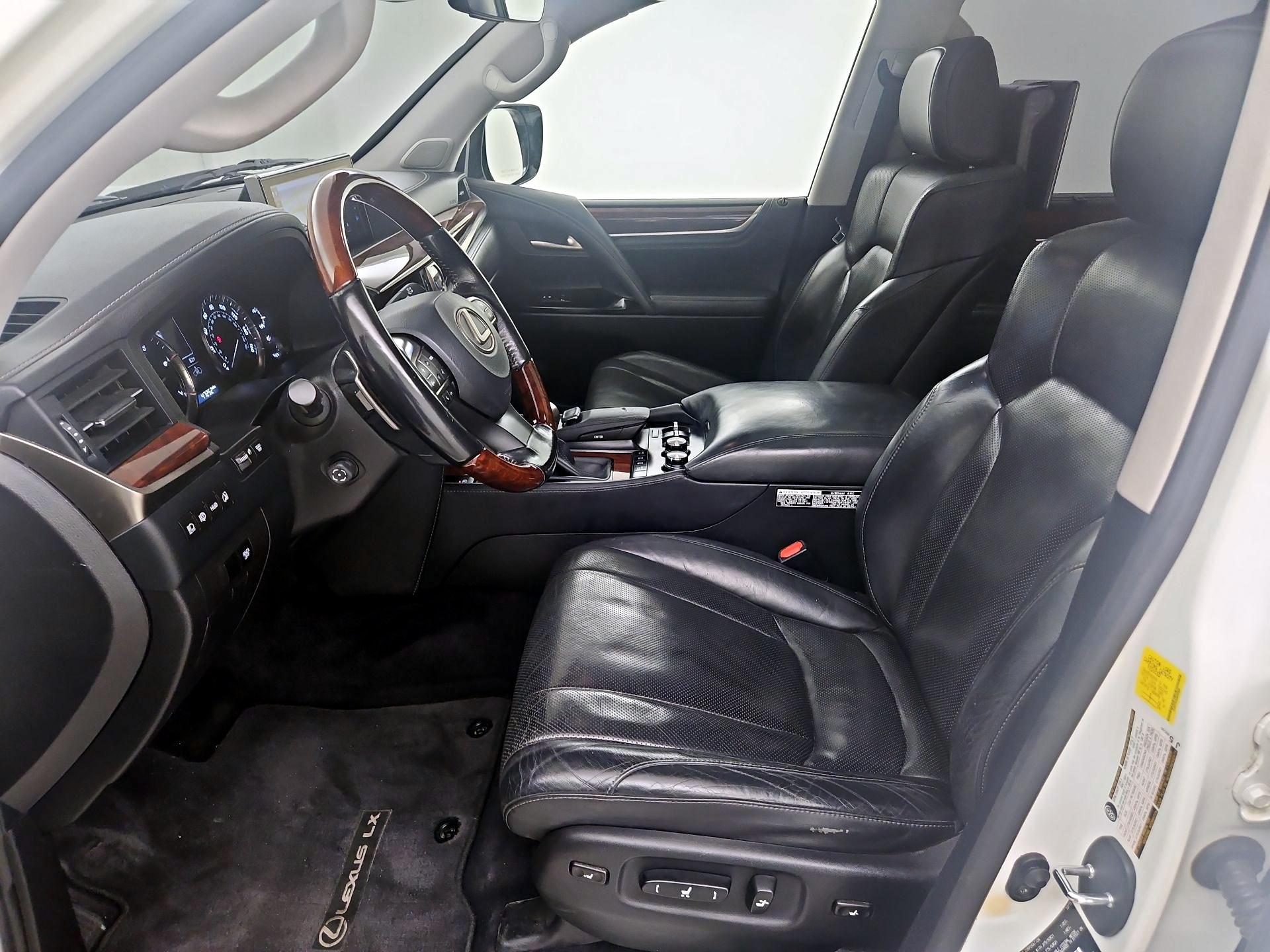 Thumbnail: 2016 Lexus LX - 9