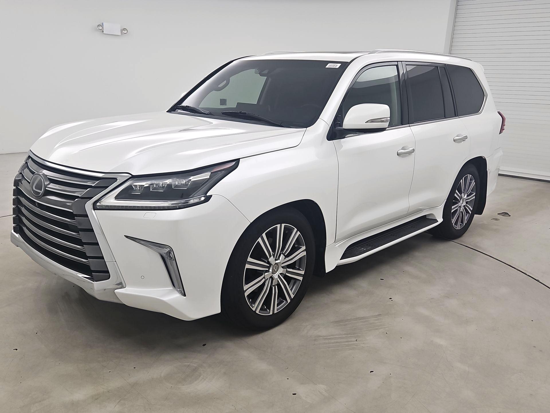 Thumbnail: 2016 Lexus LX - 3