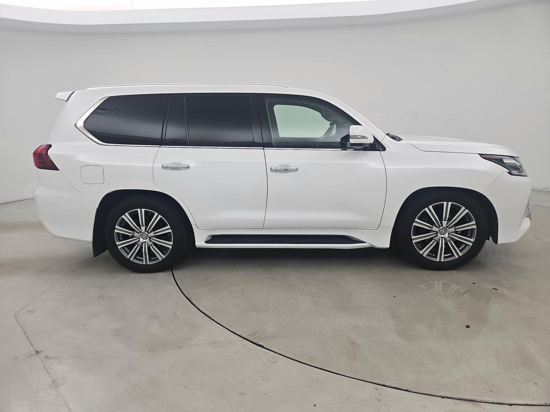 Thumbnail: 2016 Lexus LX - 4