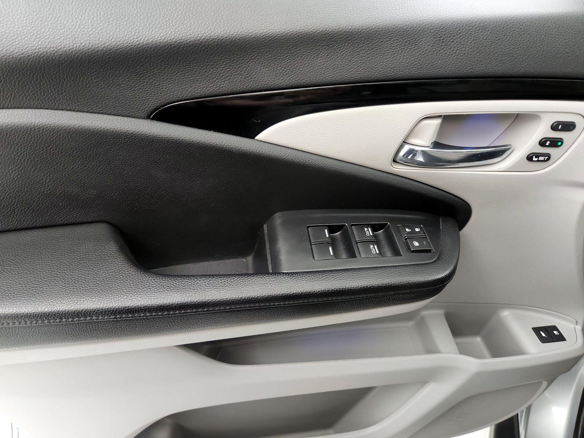 Thumbnail: 2021 Honda Pilot - 12