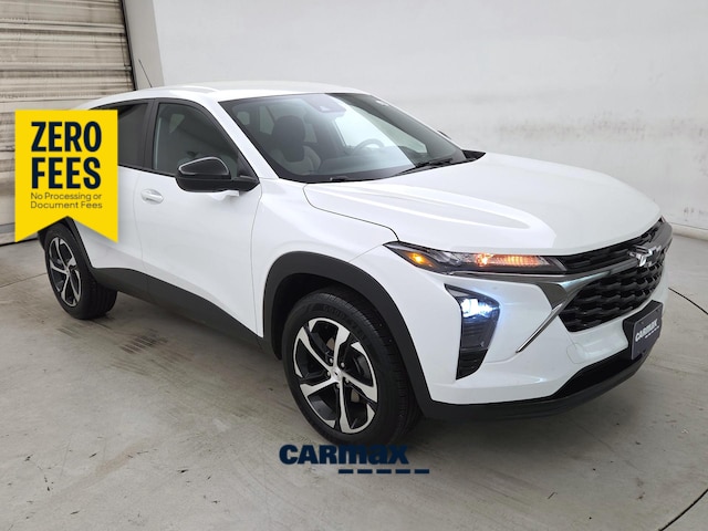 White 2025 Chevrolet Trax RS with 1RS FWD SUV / Crossover Front-Wheel Drive Automatic