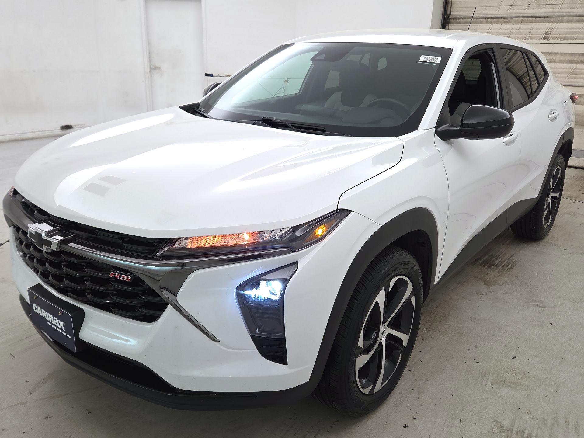 Thumbnail: 2025 Chevrolet Trax - 3