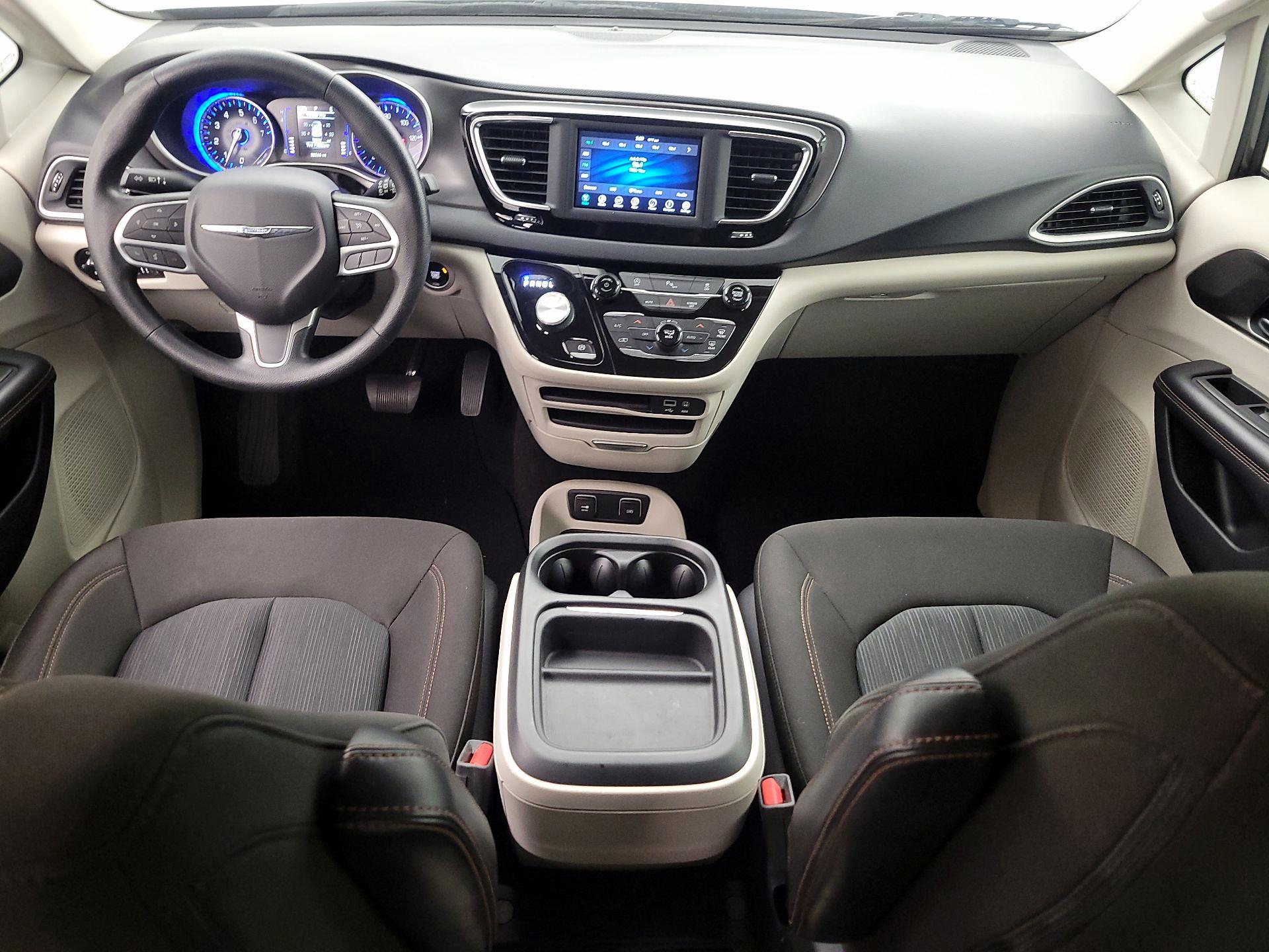 Thumbnail: 2020 Chrysler Pacifica - 9