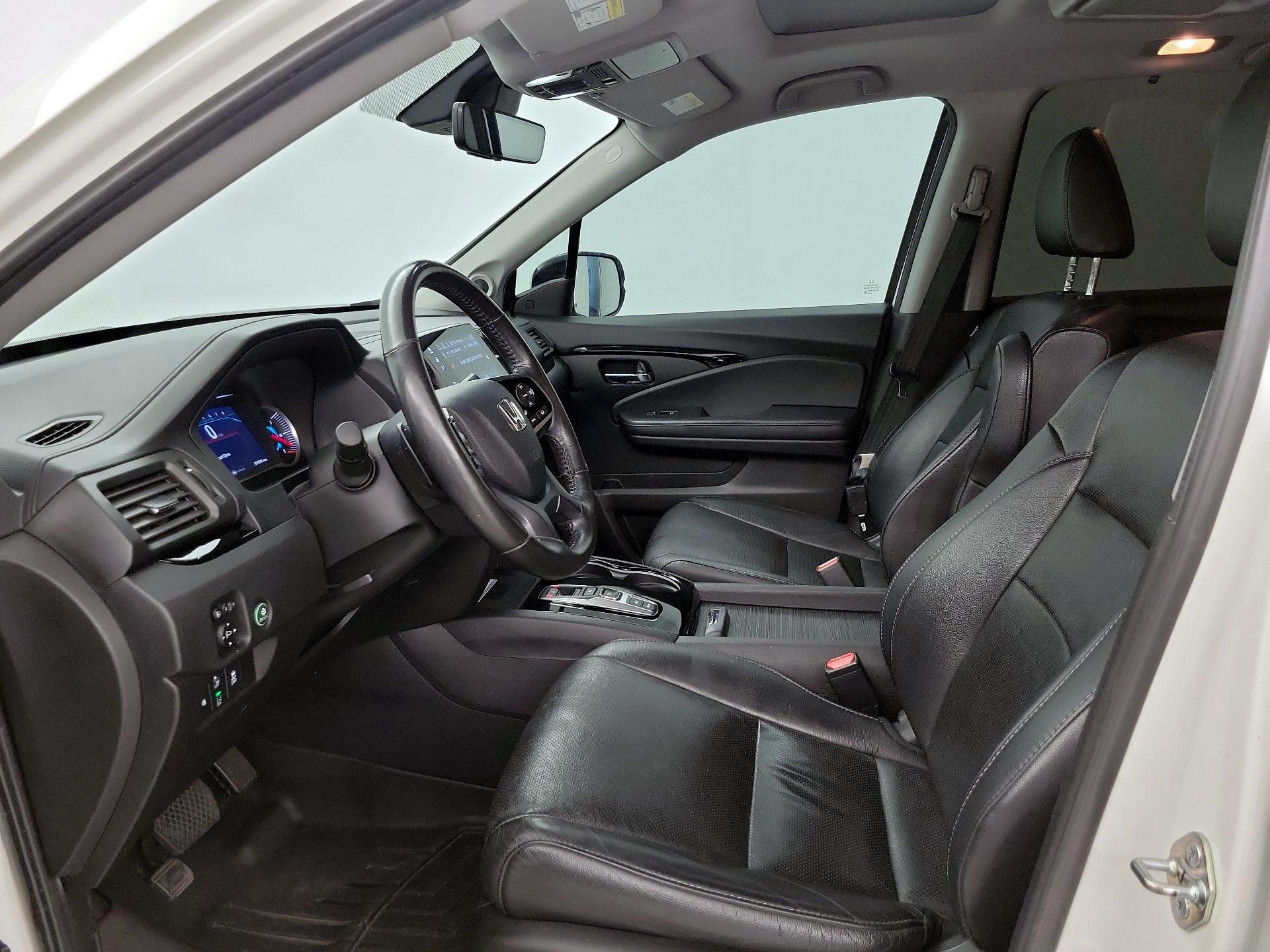 Thumbnail: 2019 Honda Pilot - 11