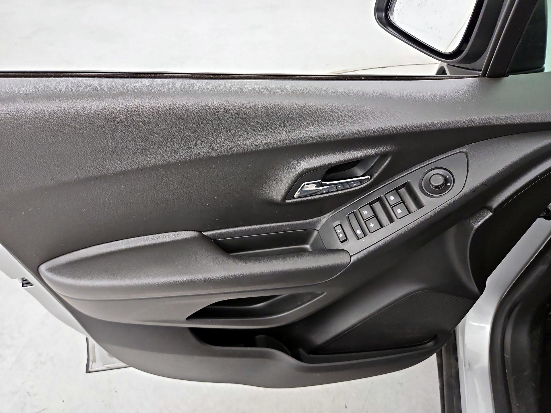 Thumbnail: 2019 Chevrolet Trax - 12