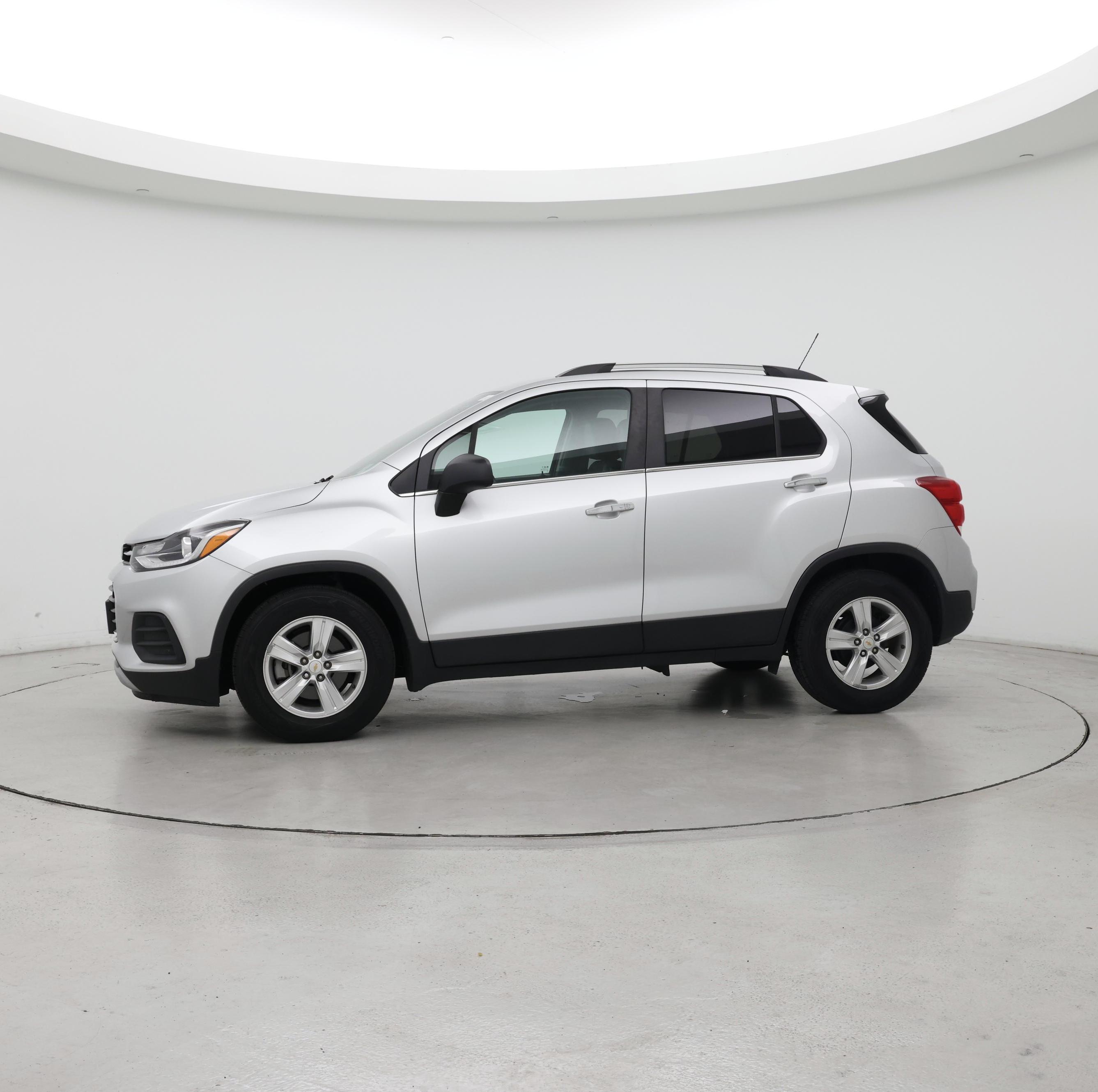 Thumbnail: 2019 Chevrolet Trax - 3