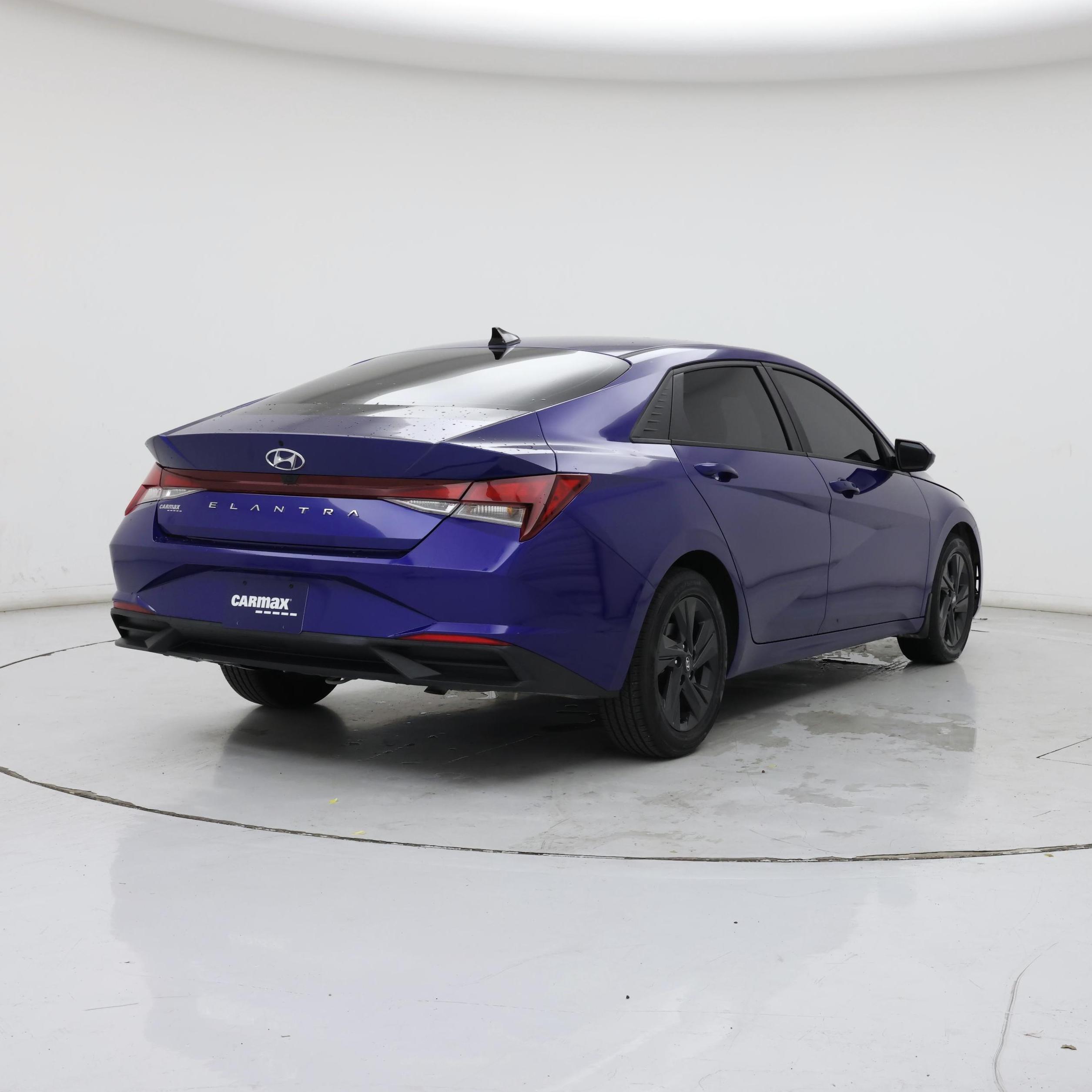 Thumbnail: 2023 Hyundai Elantra - 8