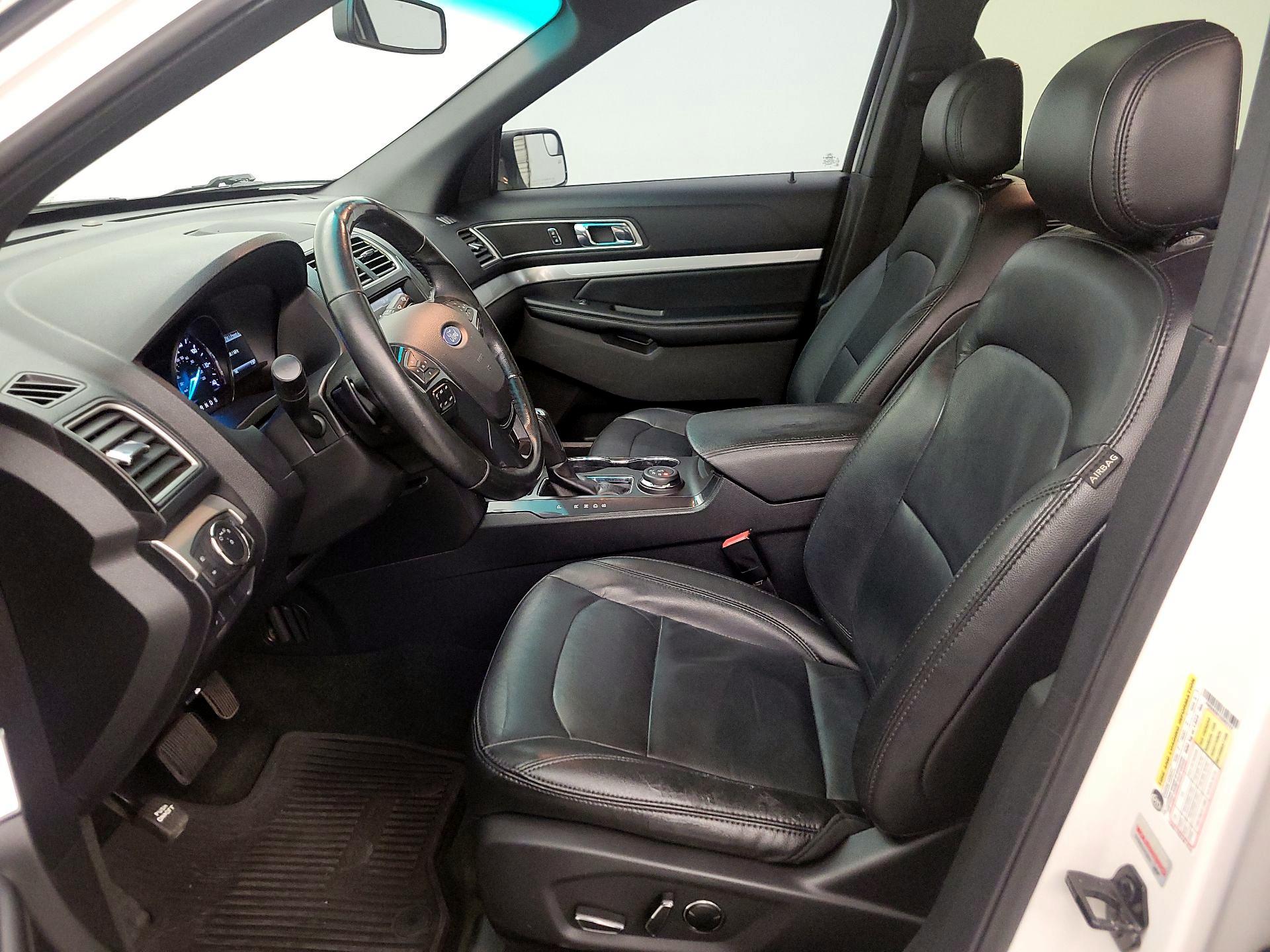 Thumbnail: 2016 Ford Explorer - 11