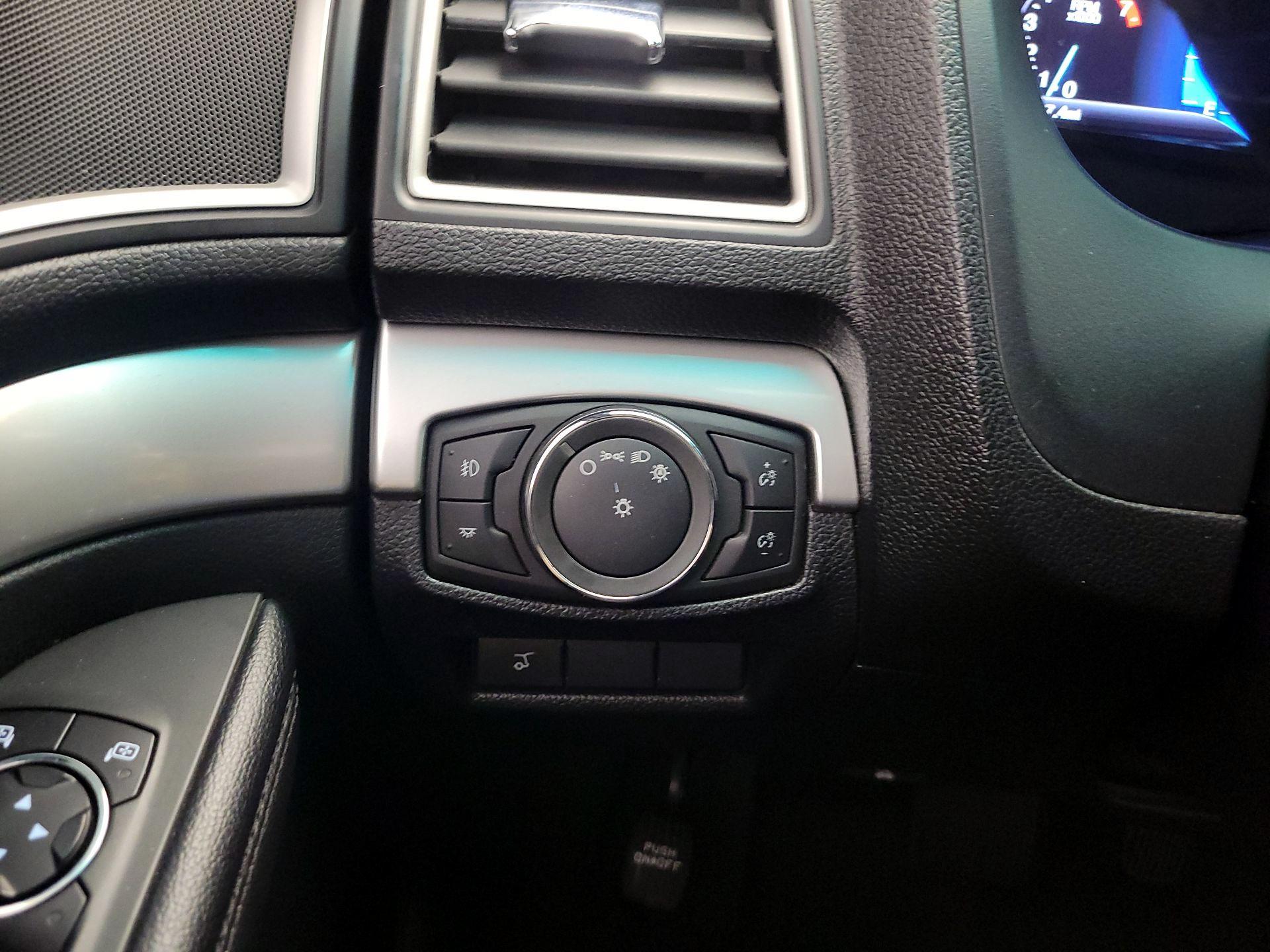 Thumbnail: 2016 Ford Explorer - 13