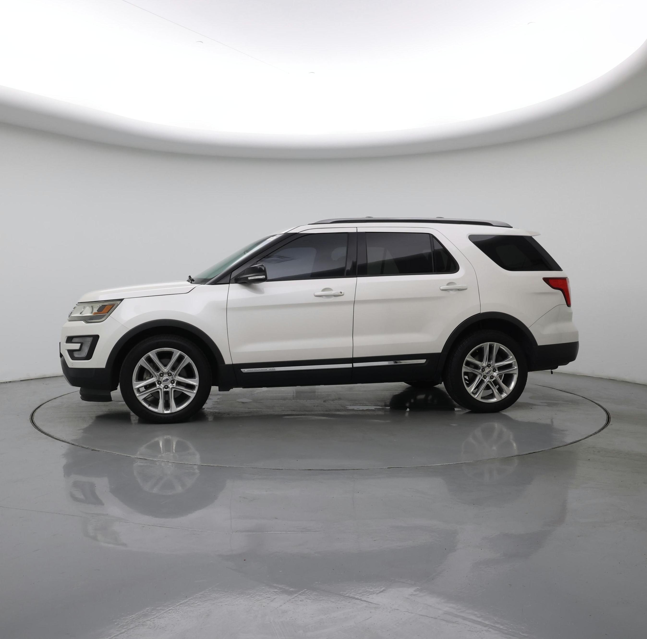 Thumbnail: 2016 Ford Explorer - 3
