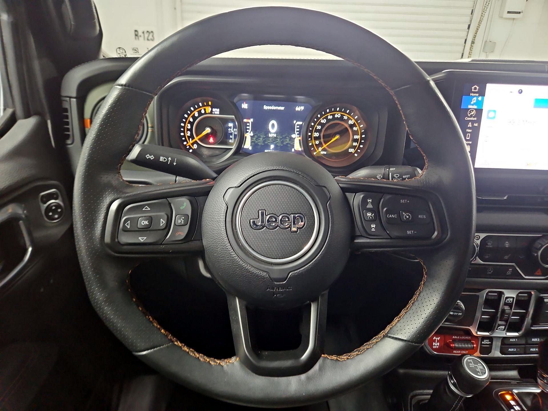 Thumbnail: 2024 Jeep Gladiator - 10