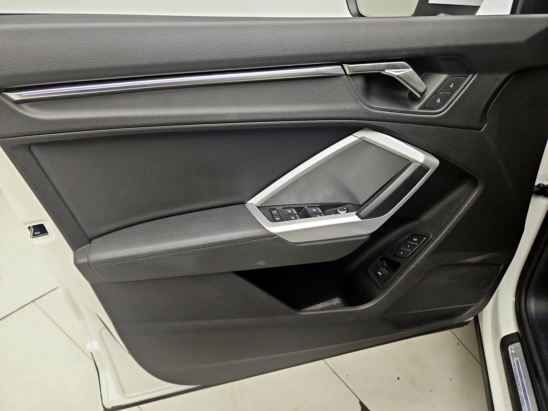Thumbnail: 2022 Audi Q3 - 12