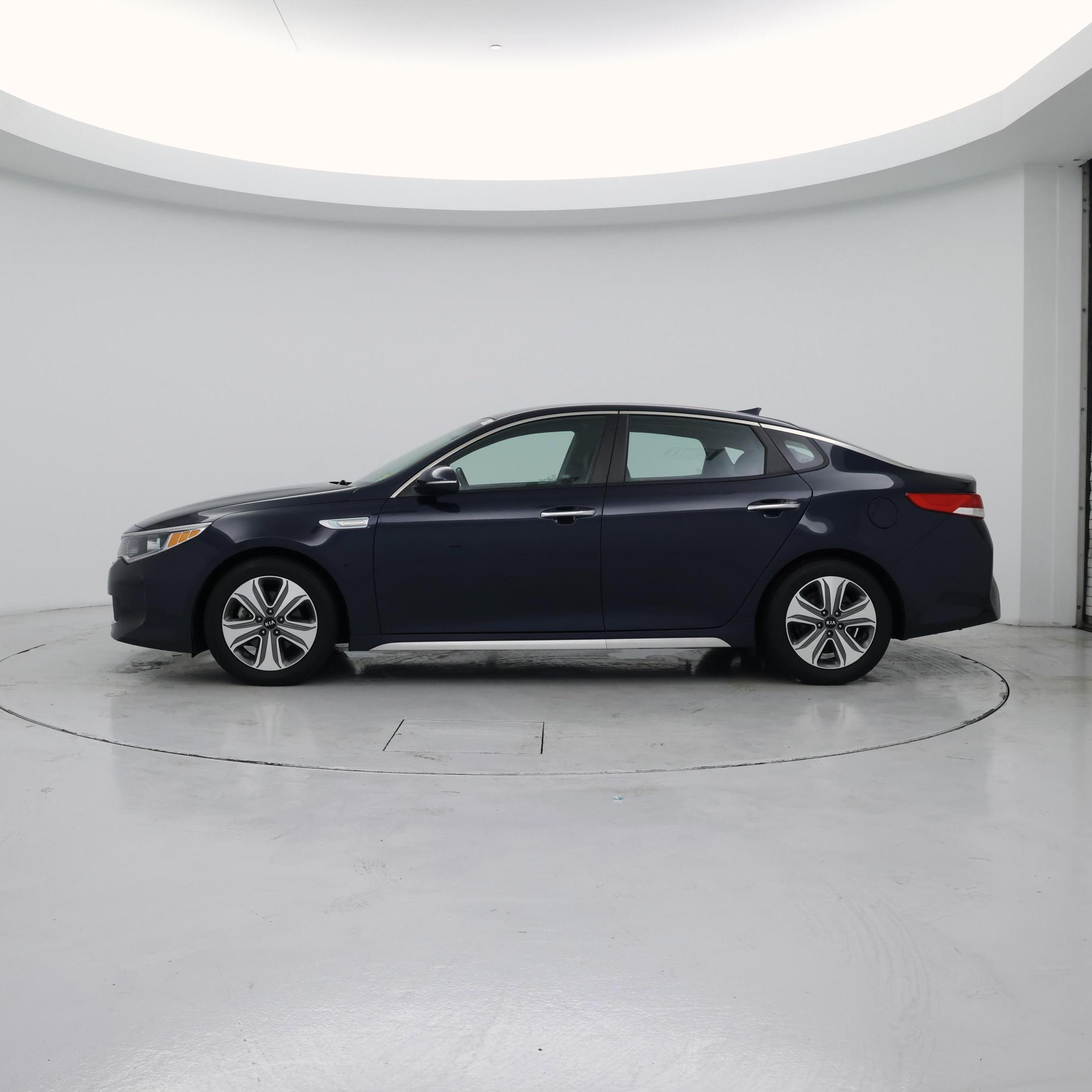 Thumbnail: 2017 Kia Optima - 3