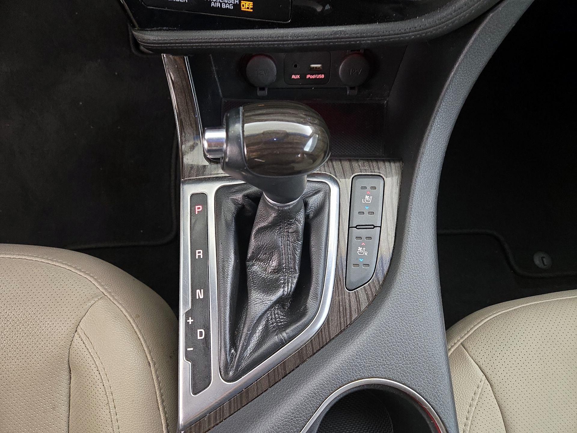 Thumbnail: 2015 Kia Optima - 18