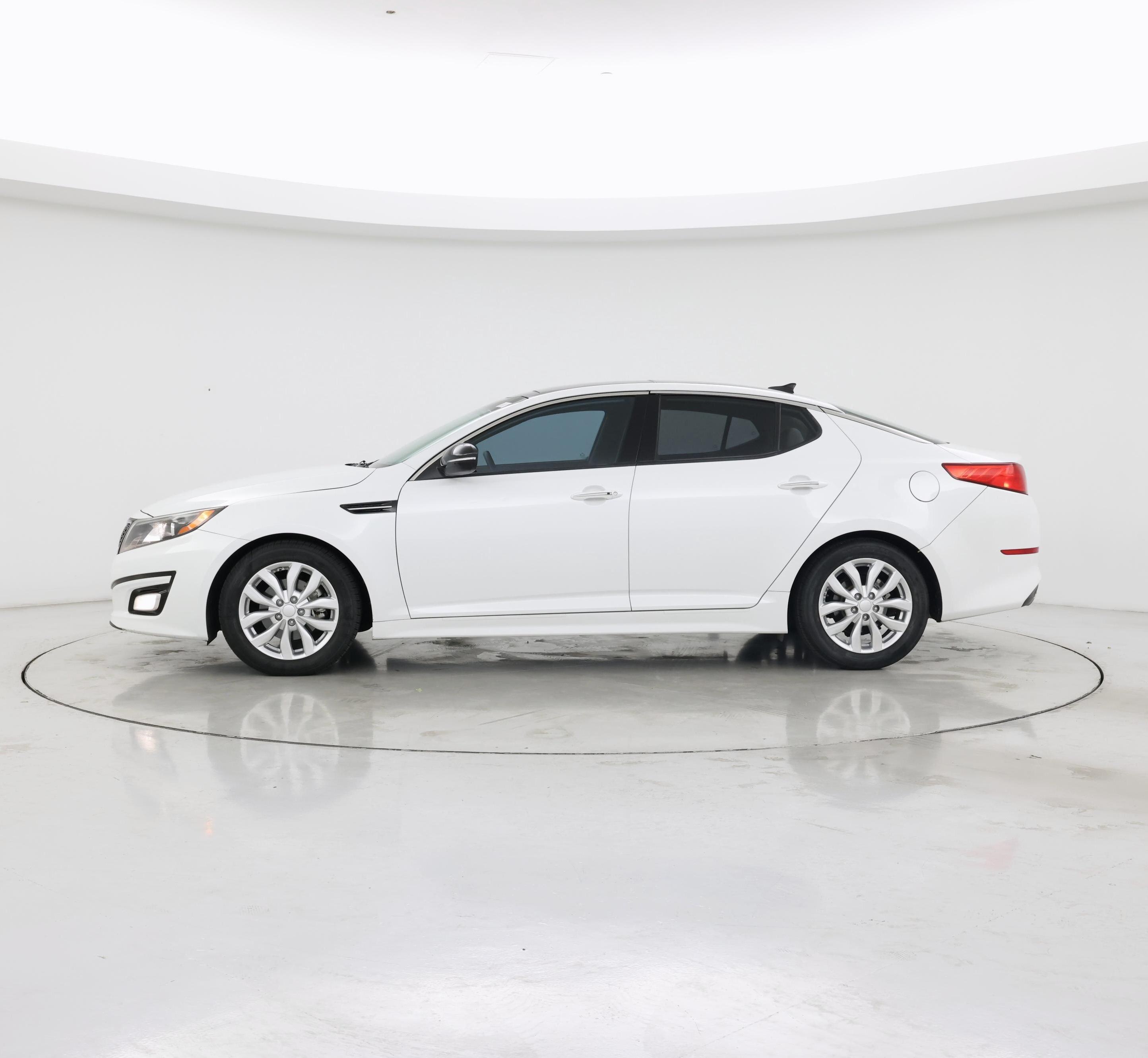 Thumbnail: 2015 Kia Optima - 3