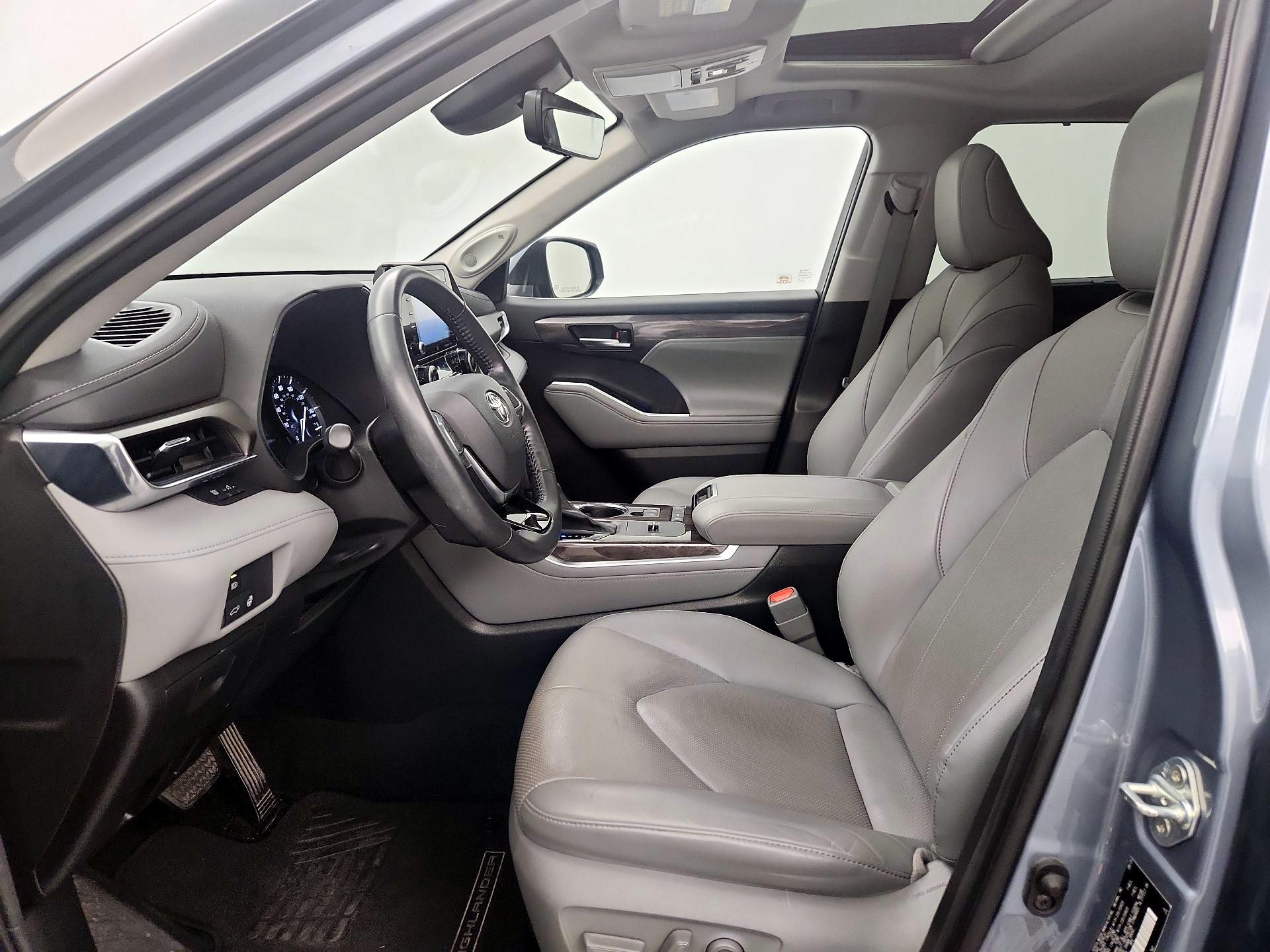 Thumbnail: 2020 Toyota Highlander - 11