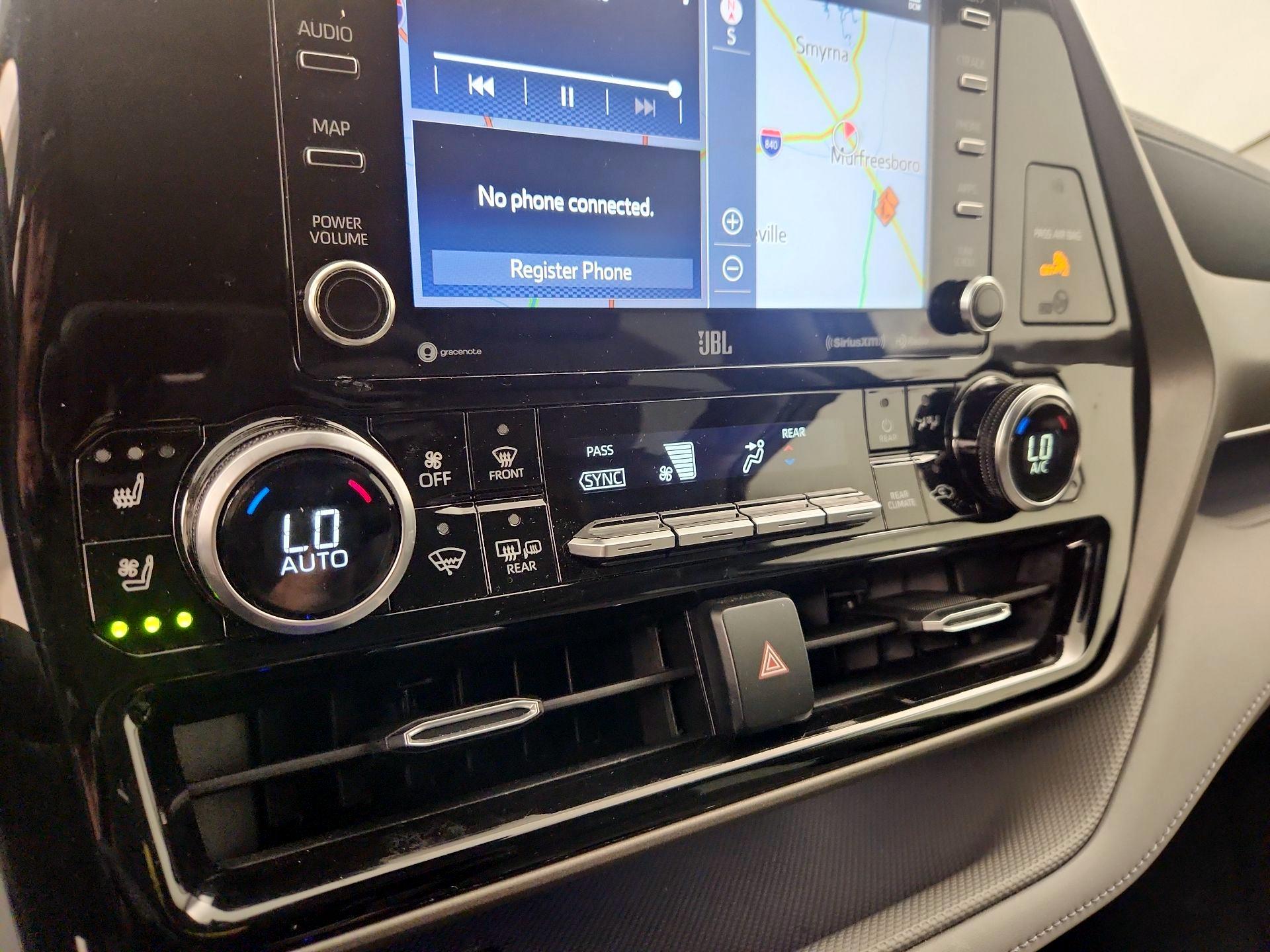 Thumbnail: 2020 Toyota Highlander - 17