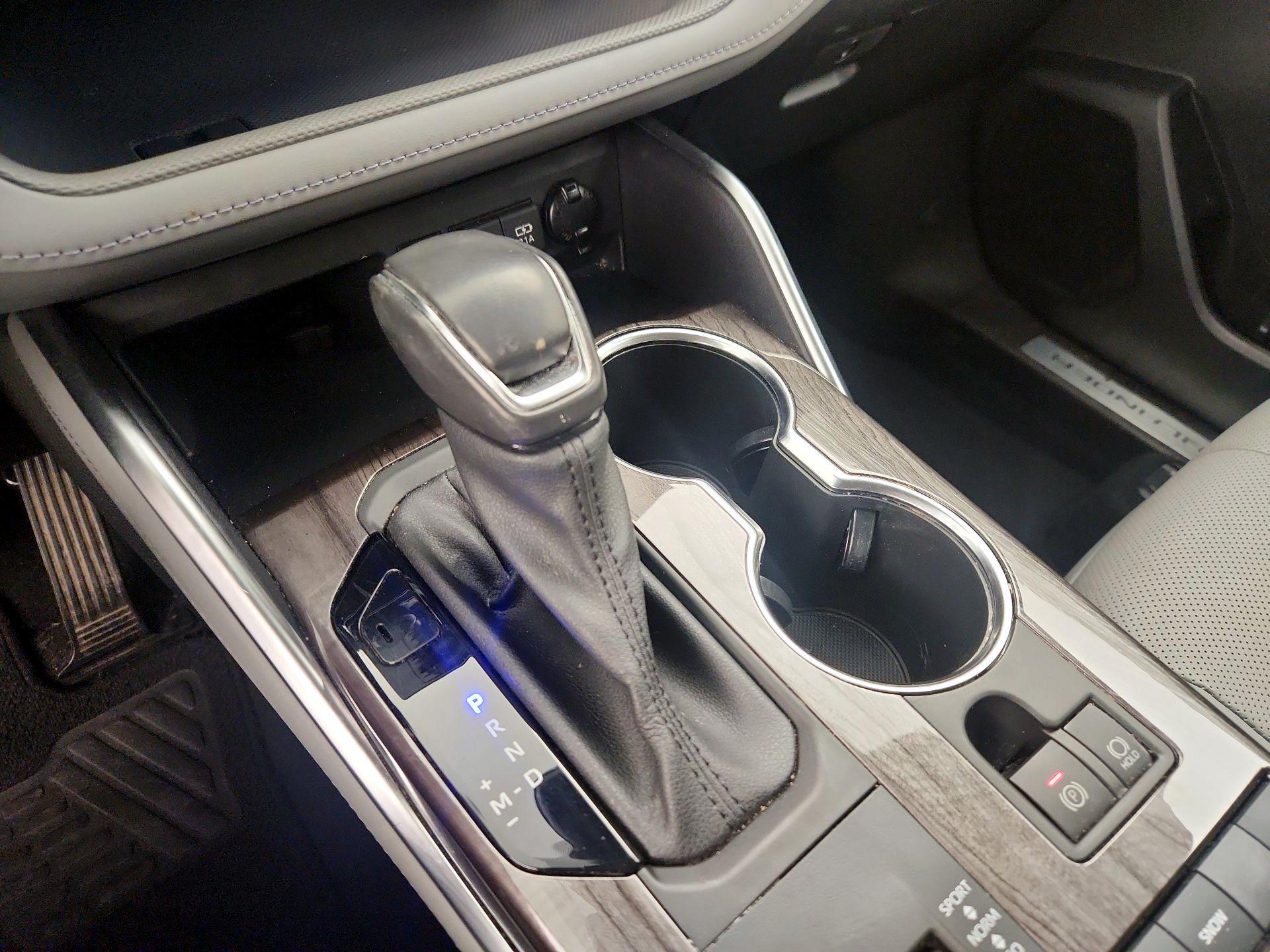 Thumbnail: 2020 Toyota Highlander - 18
