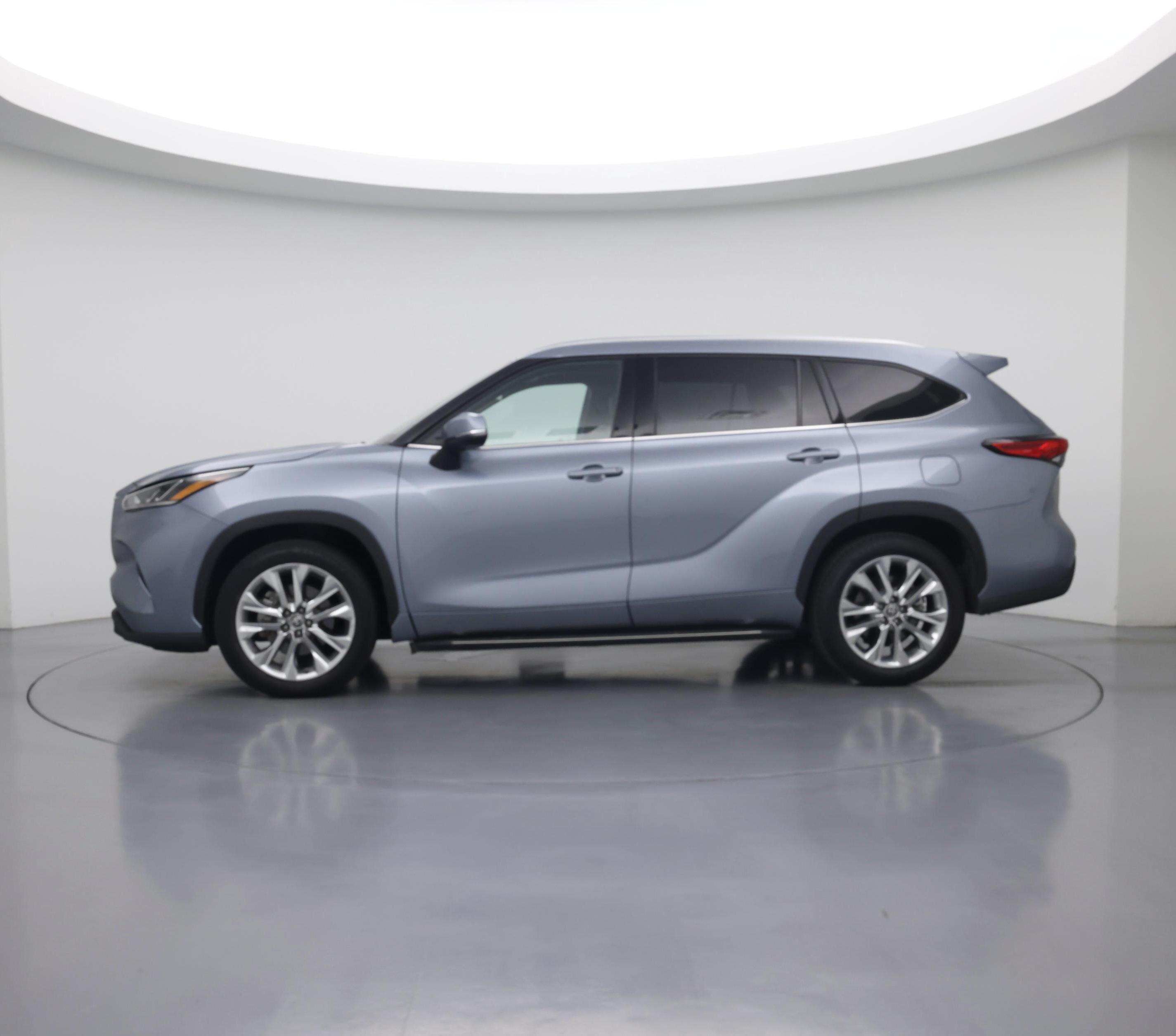 Thumbnail: 2020 Toyota Highlander - 3