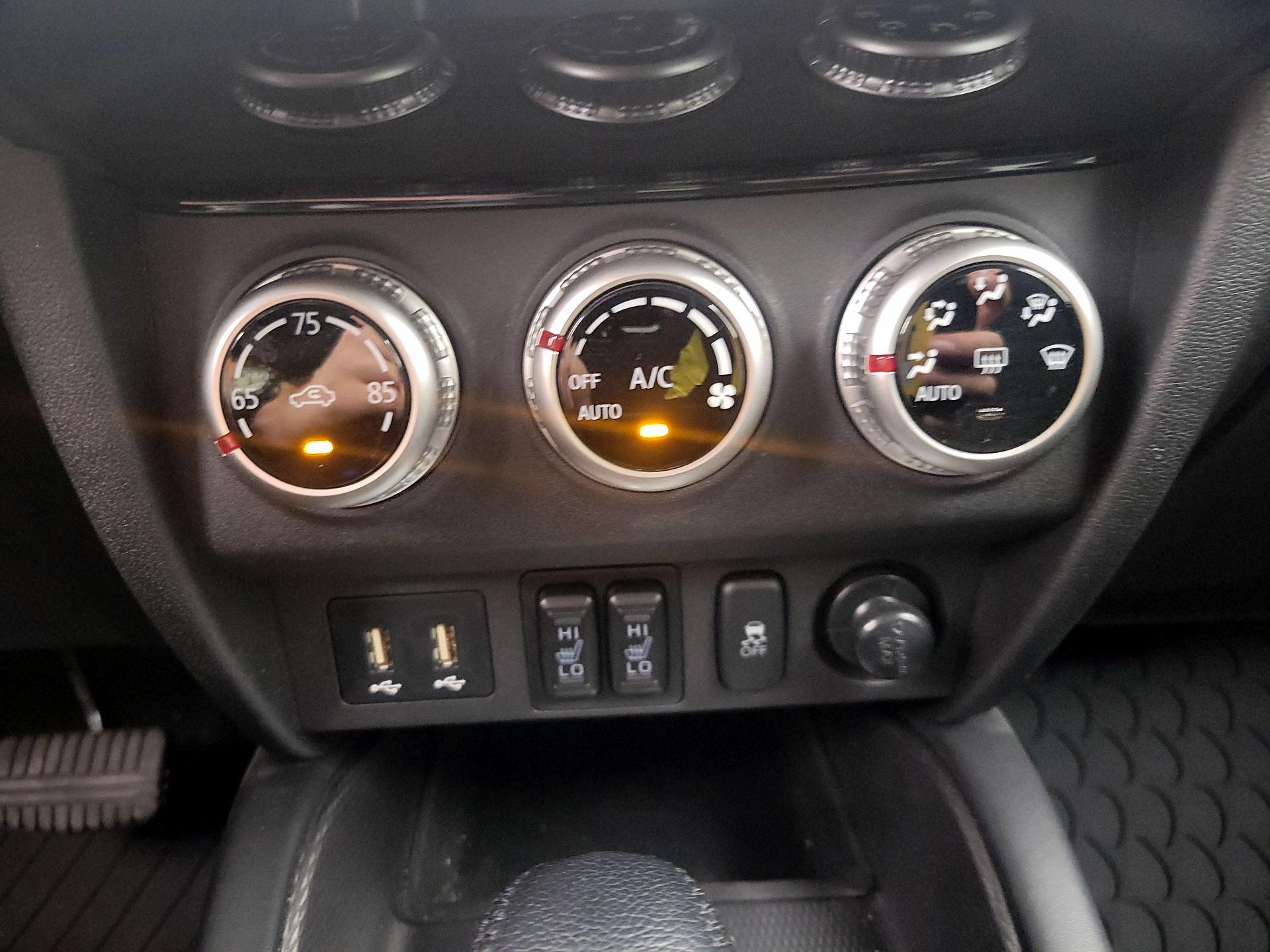 Thumbnail: 2024 Mitsubishi Outlander Sport - 16